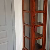 Mahogany column showcase, 1 glass door, 1 drawer, 5 wooden shelves