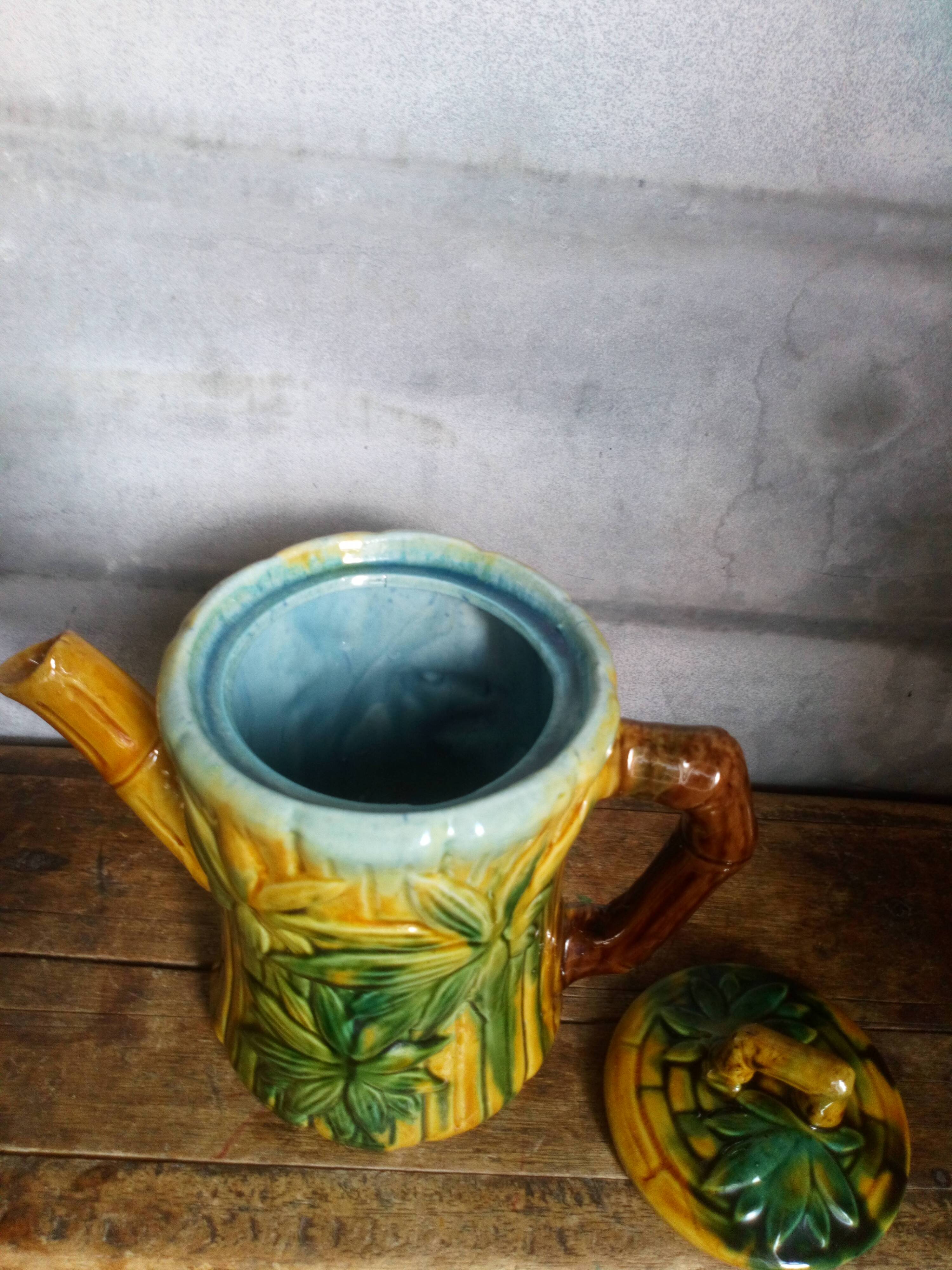 Early XXeme Barbotine Teapot