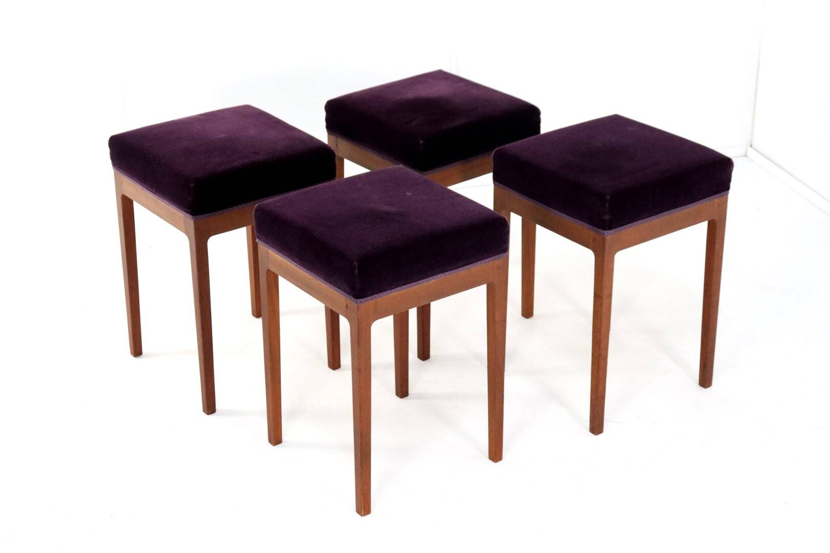 Set of 4 vintage stools 'Egglham'