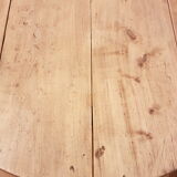 Round table with flaps