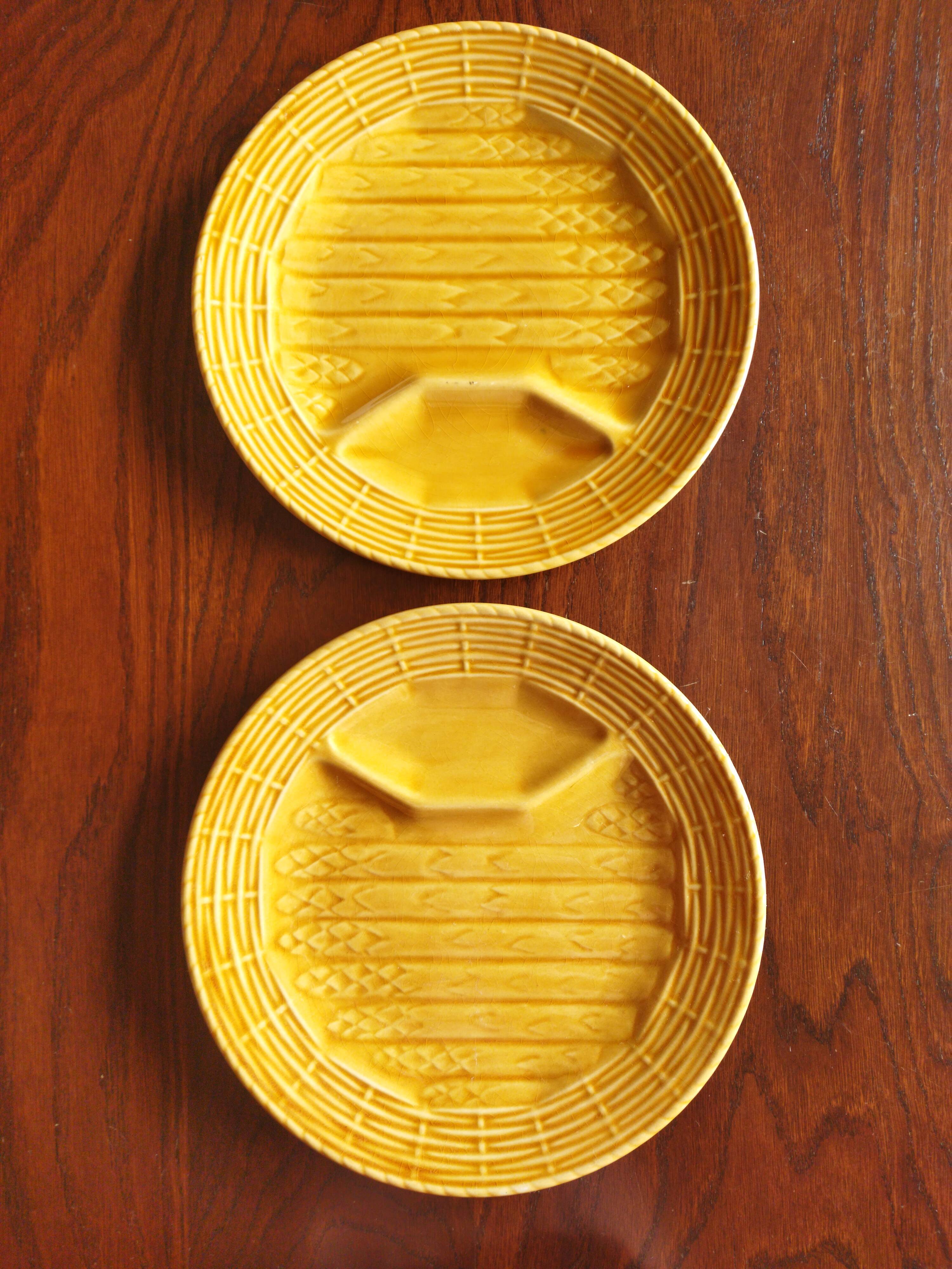 2 Sarreguemines asparagus plates