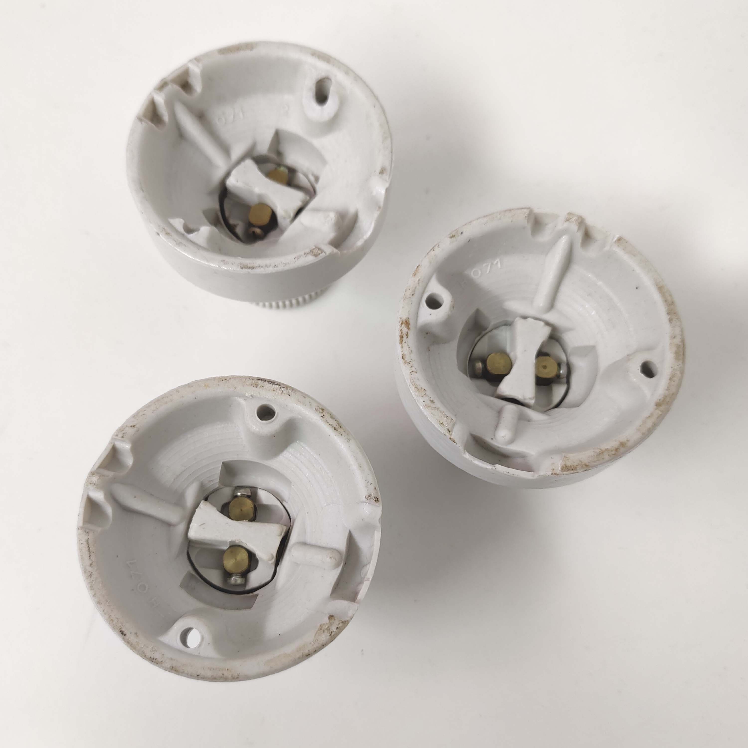 Set of 3 white porcelain sconces