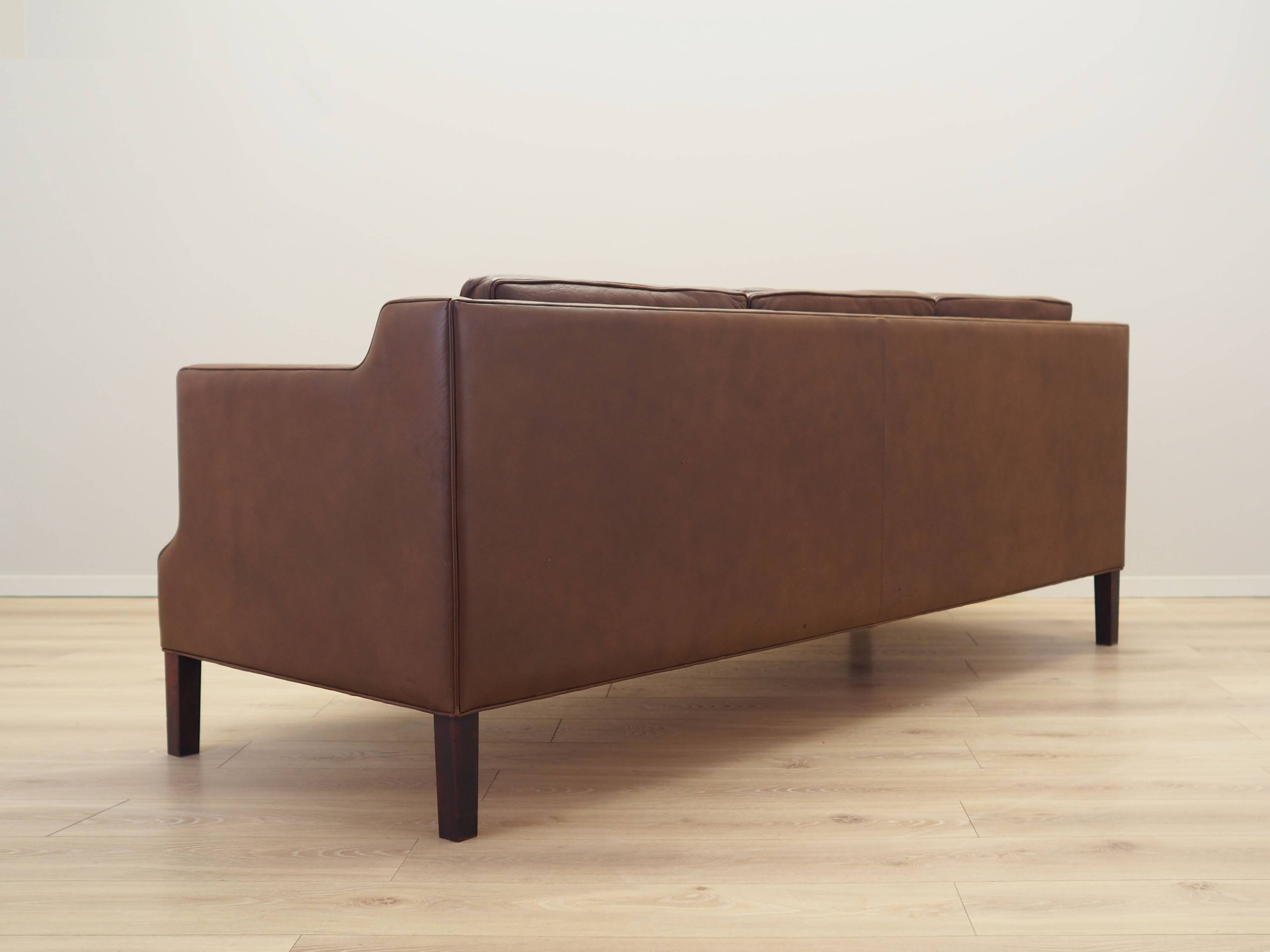 Canapé en cuir marron, design danois, années 1970, production : Danemark