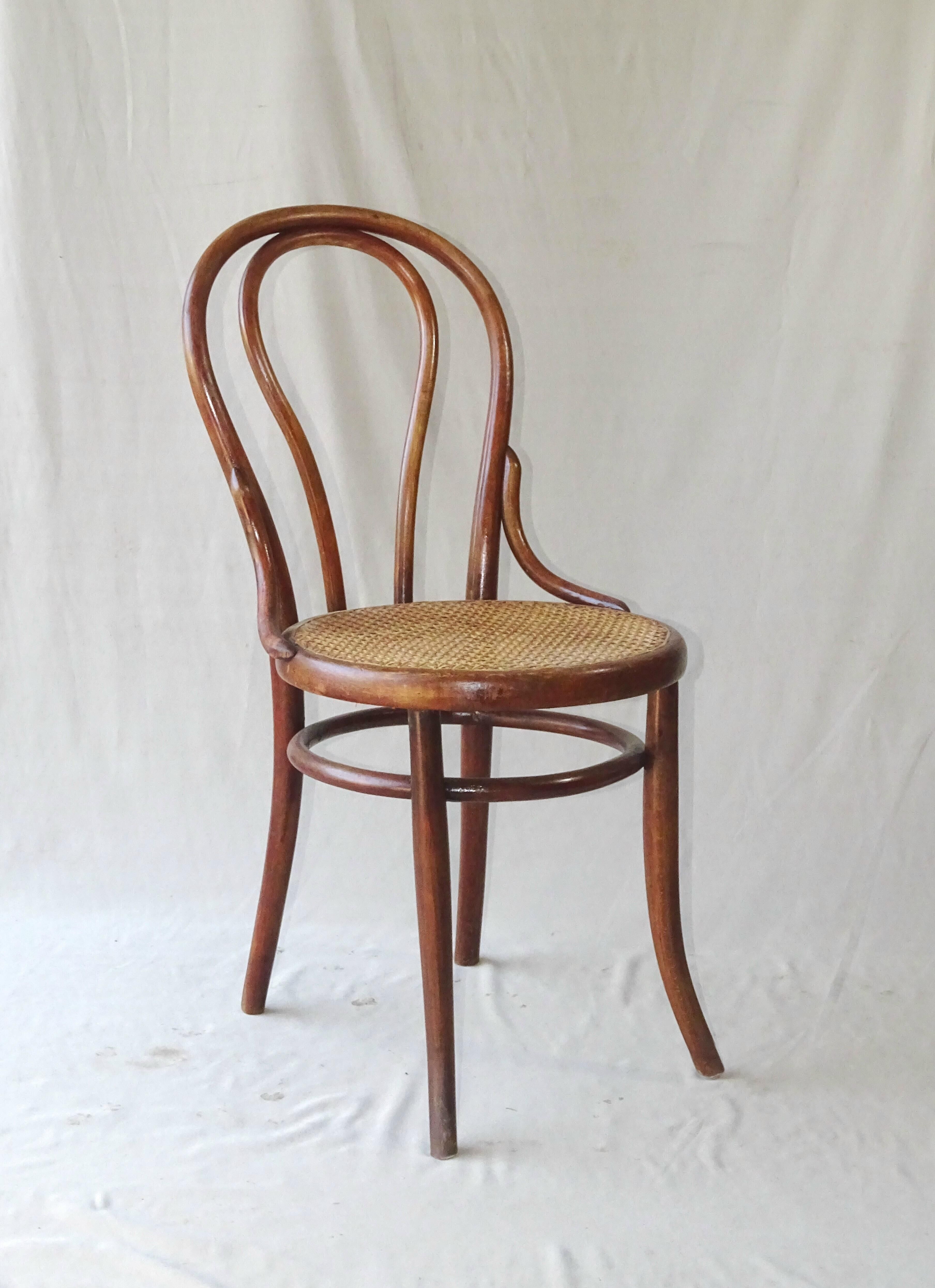 Viennese chair THONET N° 18 of 1900, canned bistro.