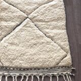 Beni Ouarain white and grey Berber carpet 140x205cm