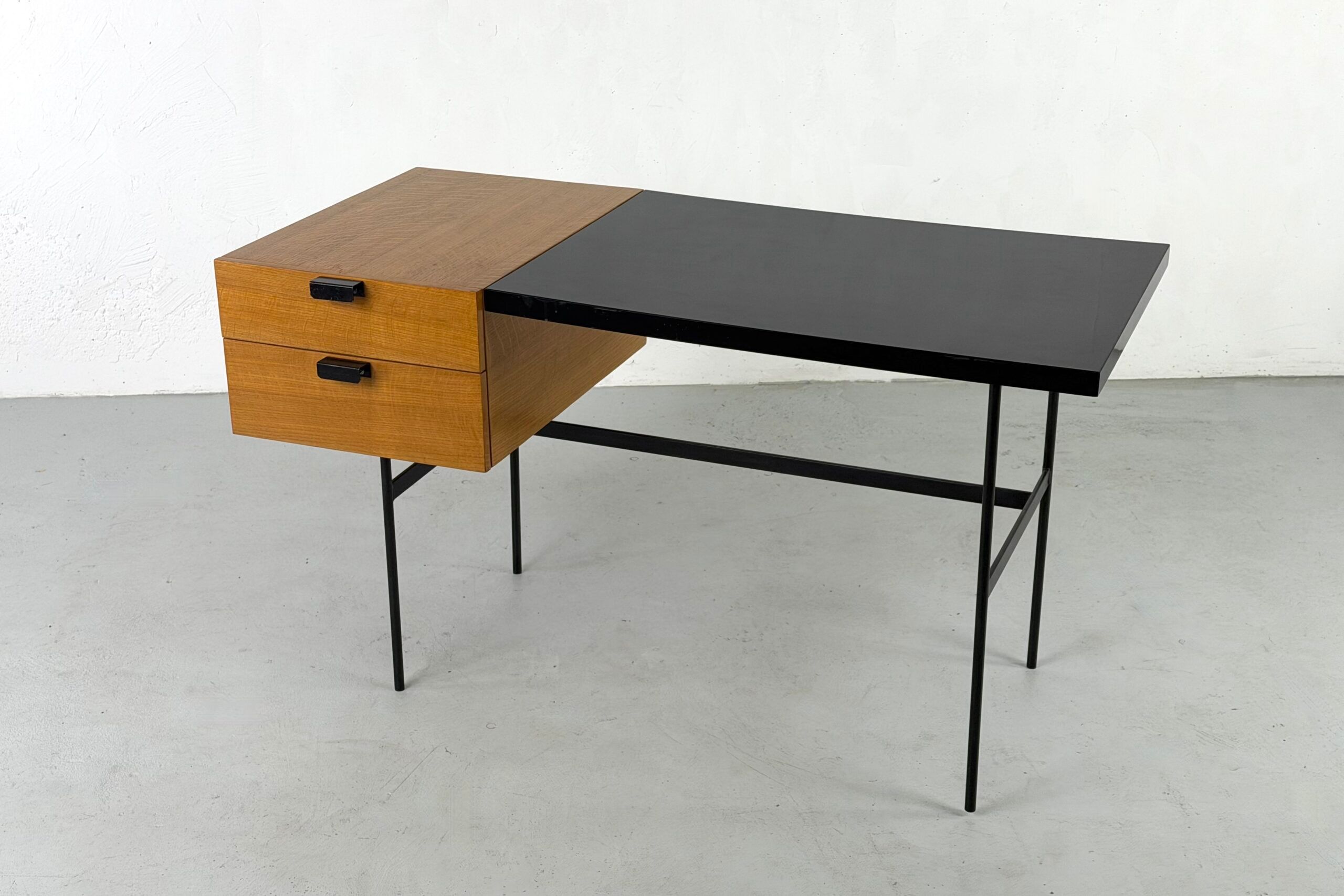 Desk CM141 by Pierre Paulin for Thonet – 1954
