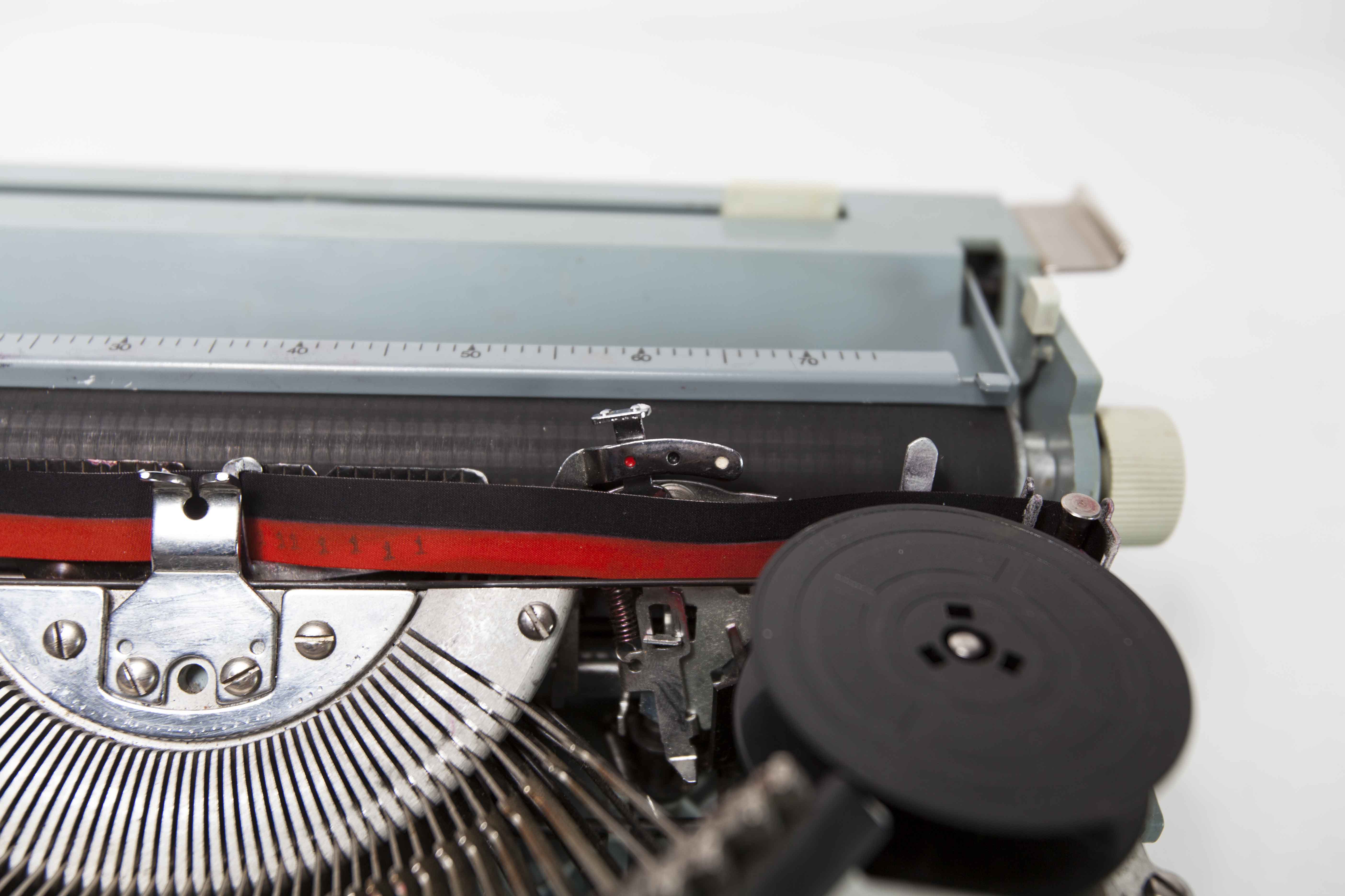 Revised Luxor 1980 typewriter