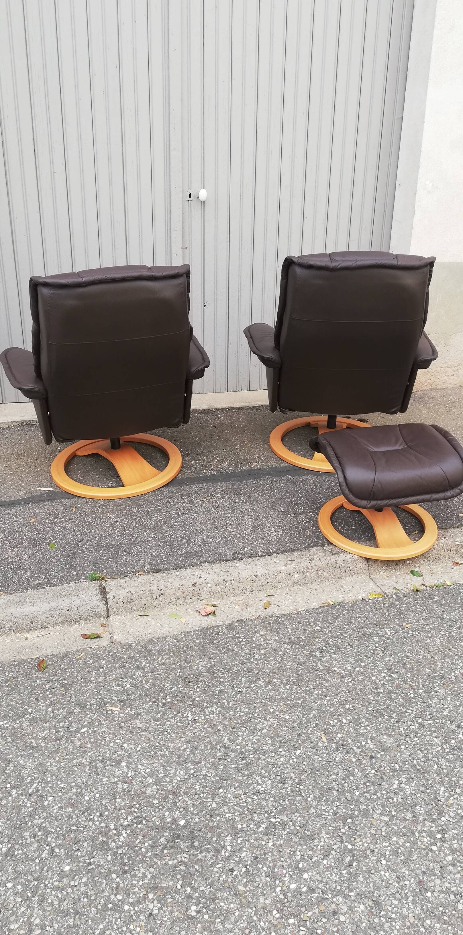 Pair of vintage armchairs with ottoman