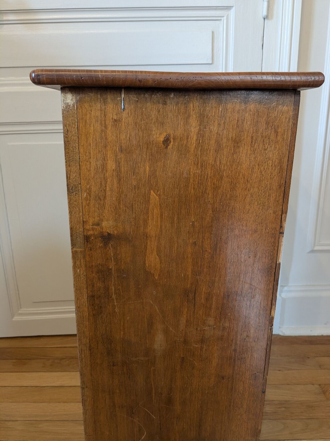 Bedside table