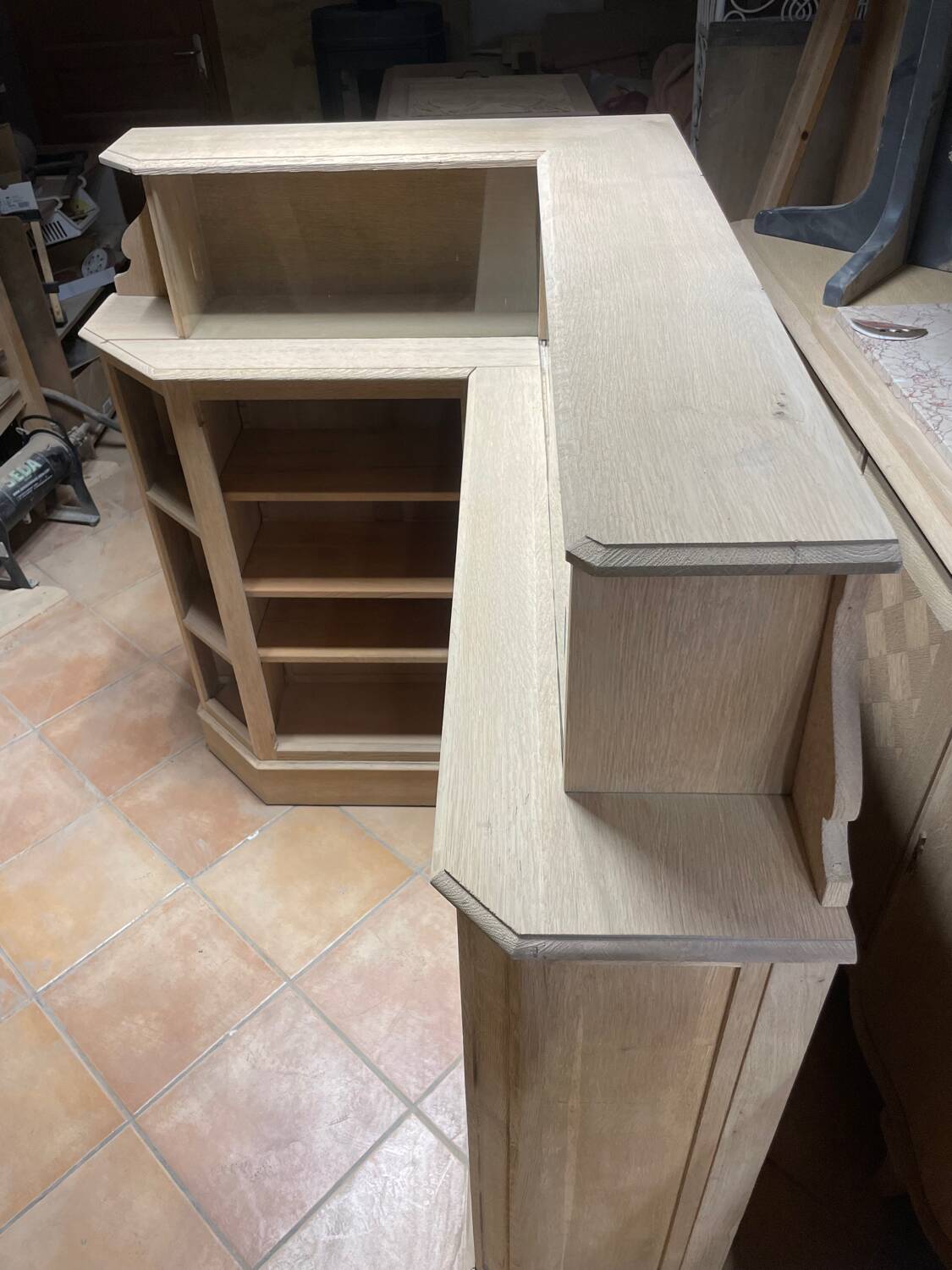 Meuble de métier ancien d’angle en chêne – bibliothèque / meuble de ra