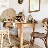 Farm table