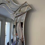 Venetian mirror with geometric shape