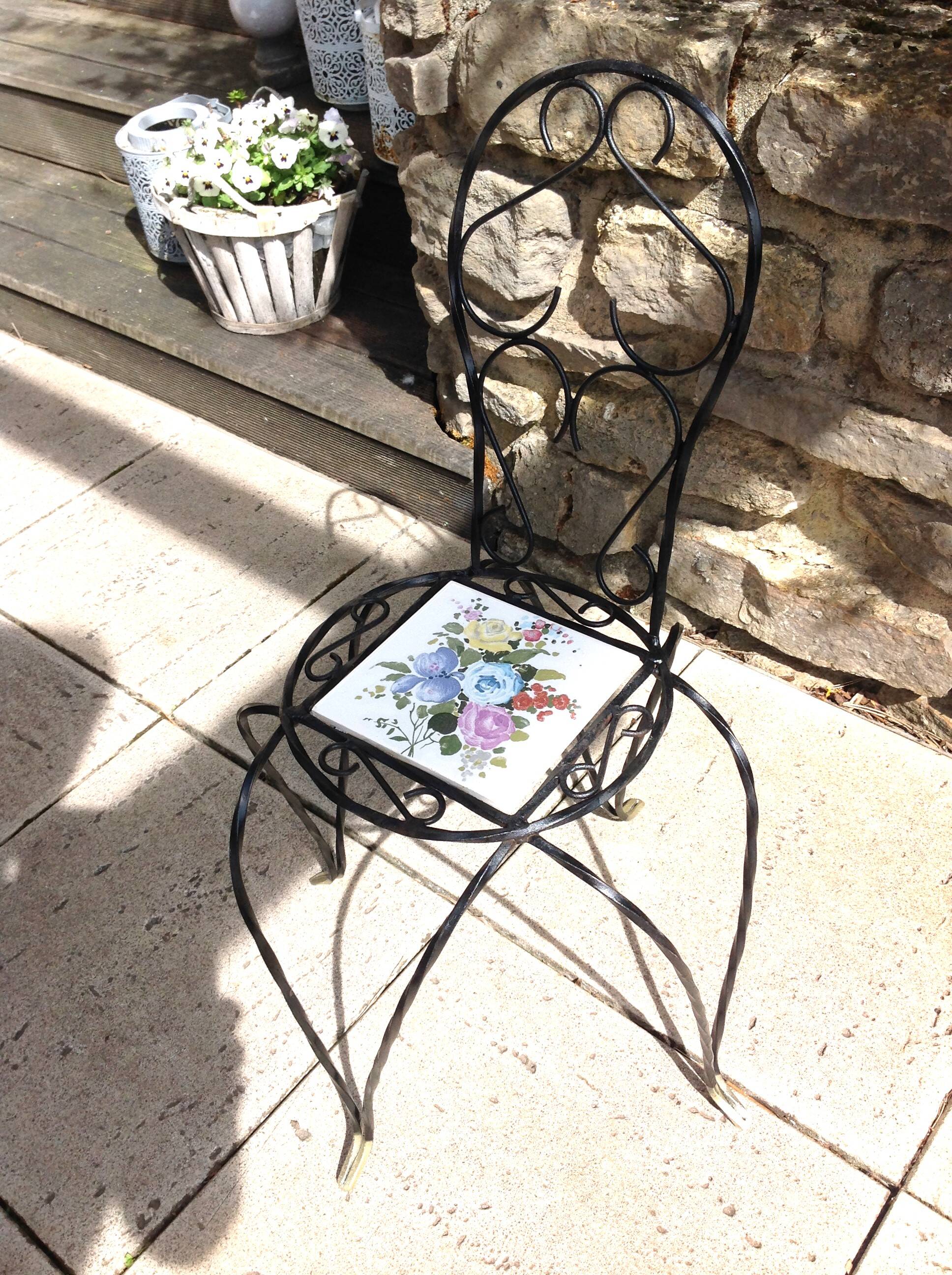 Plant holder "chair" in wrought iron and earthenware / vintage 60s-70s