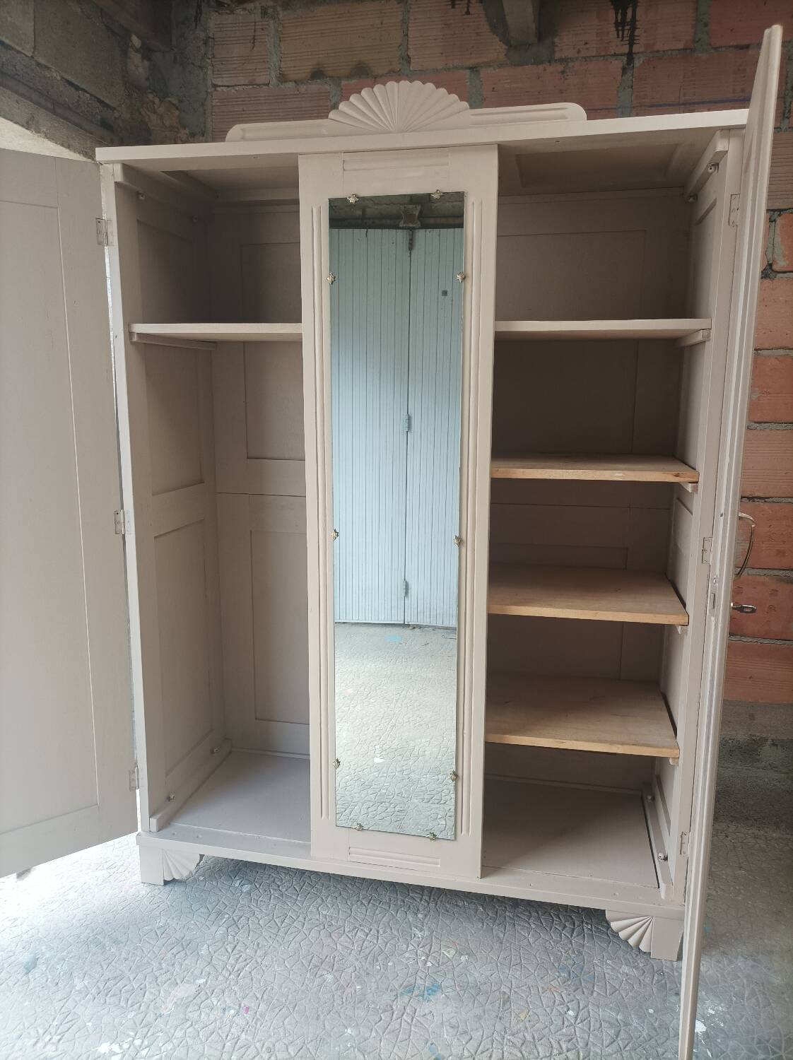 Vintage Art Deco 3-door wardrobe