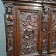 Cabinet d’apparat en bois richement sculpté dans le goût Renaissance