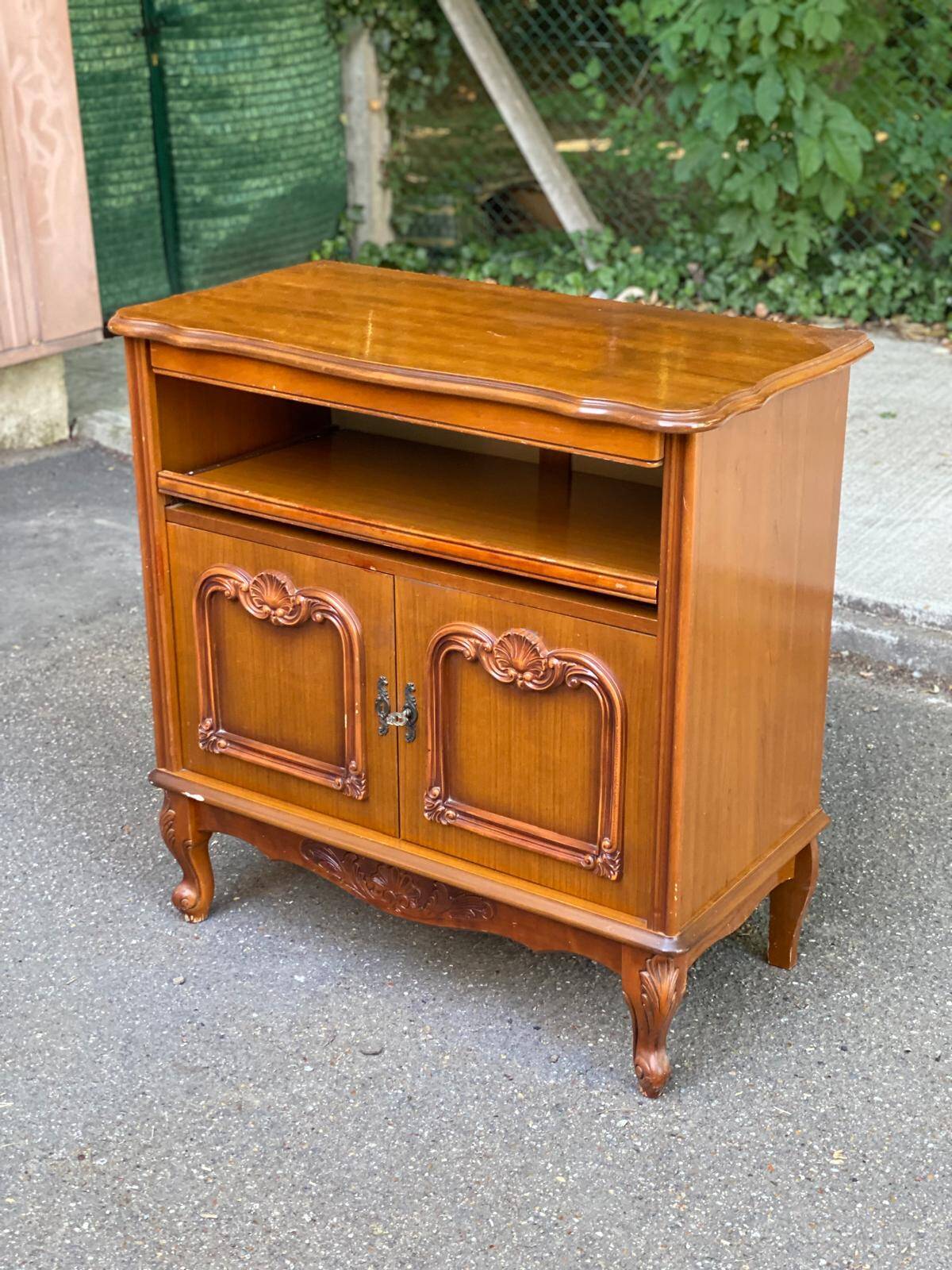Louis XV wooden sideboard with 2-door TV cabinet