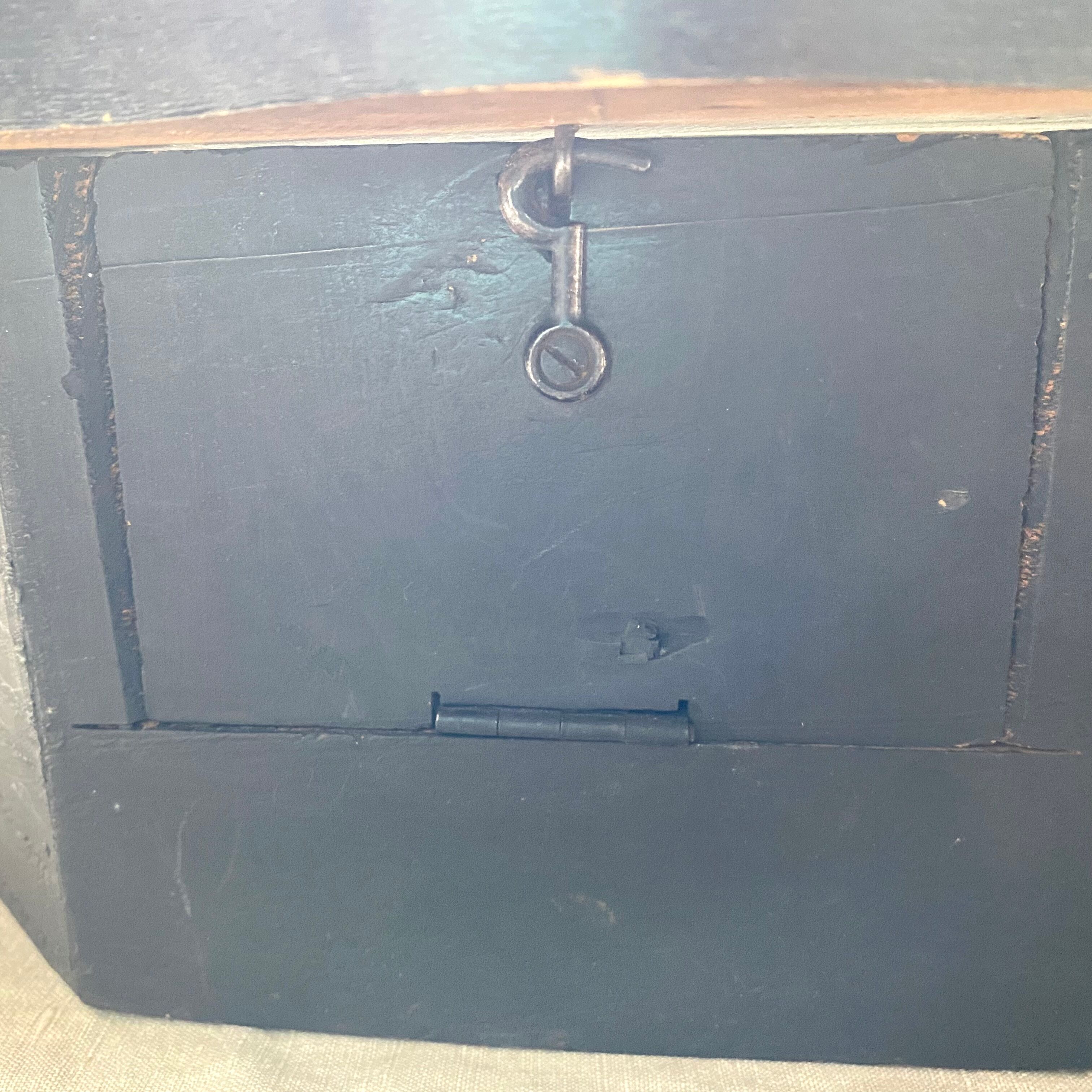 Horloge ancienne œil de bœuf bois et nacre