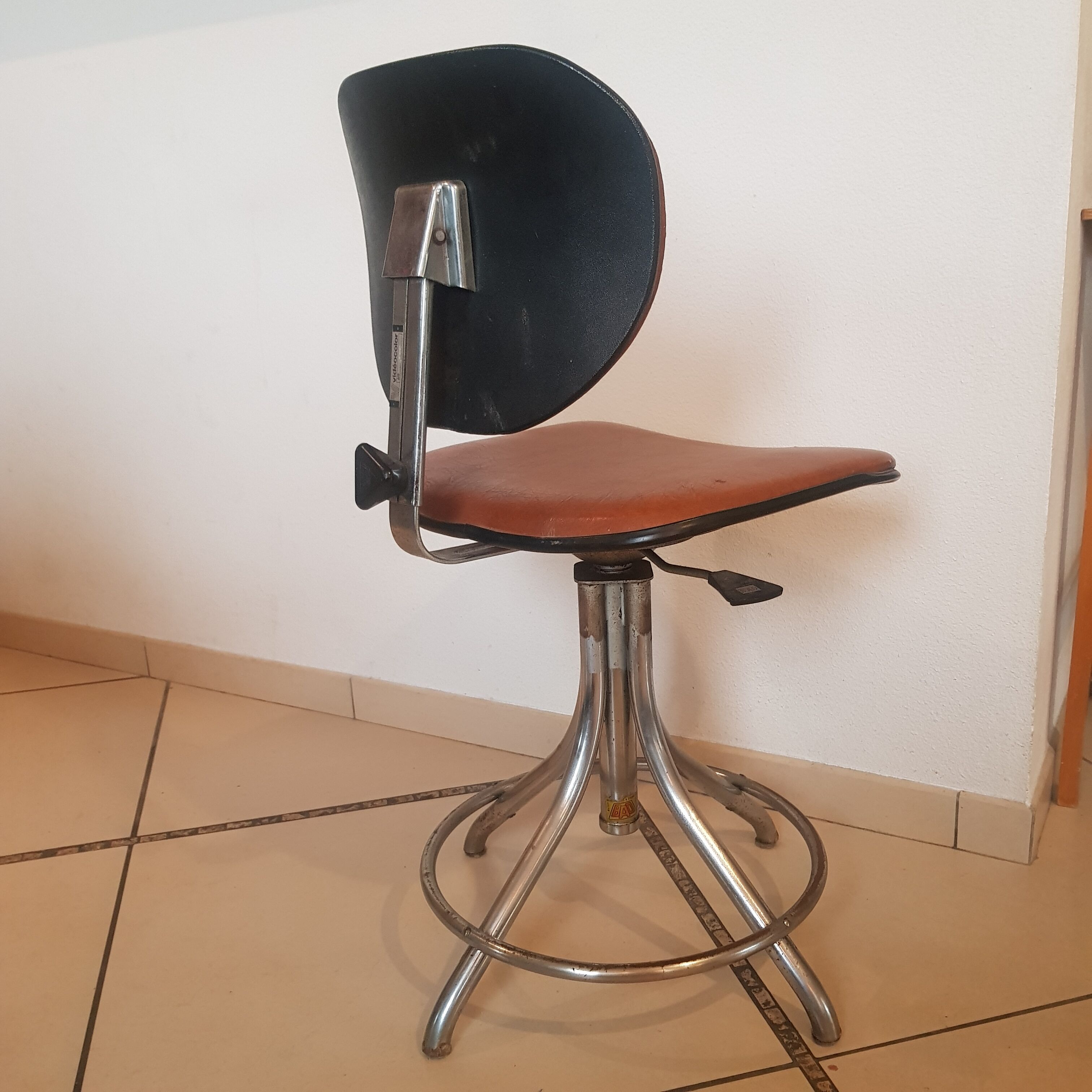 Workshop tabouret in skai