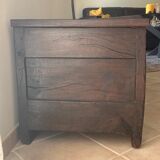 Coffre chene fonce sculpte 18e