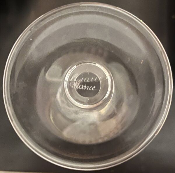 2 flûtes à champagne en cristal, Lalique France, modèle Ange