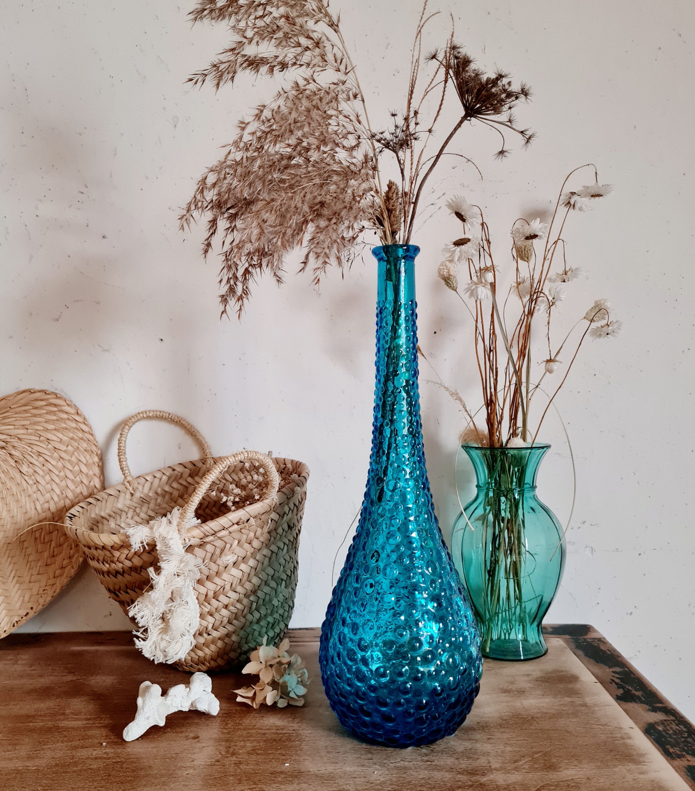 Italian Empoli vase in blue bubble glass