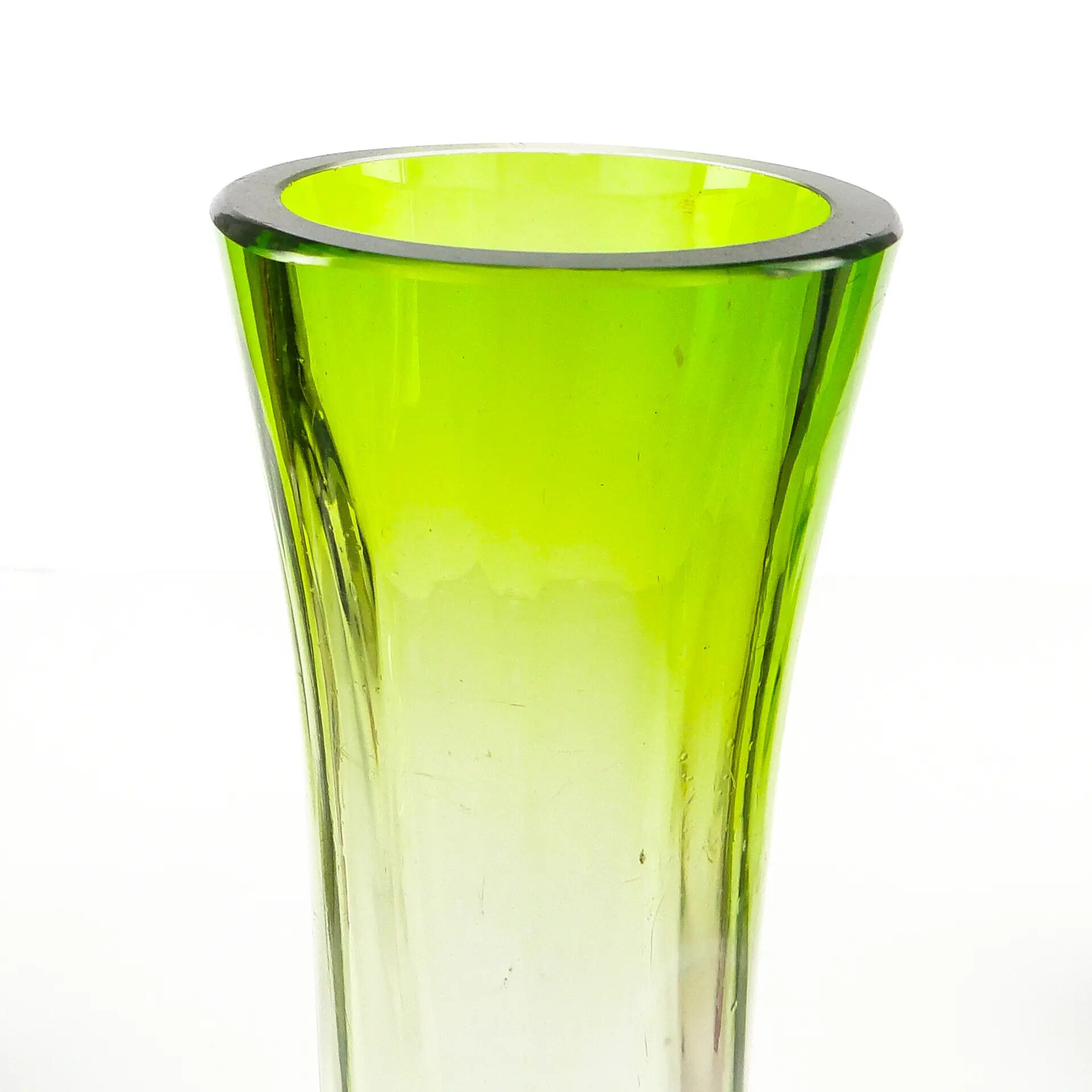 Vase Art Nouveau, verre vert, France, début du 20e siècle