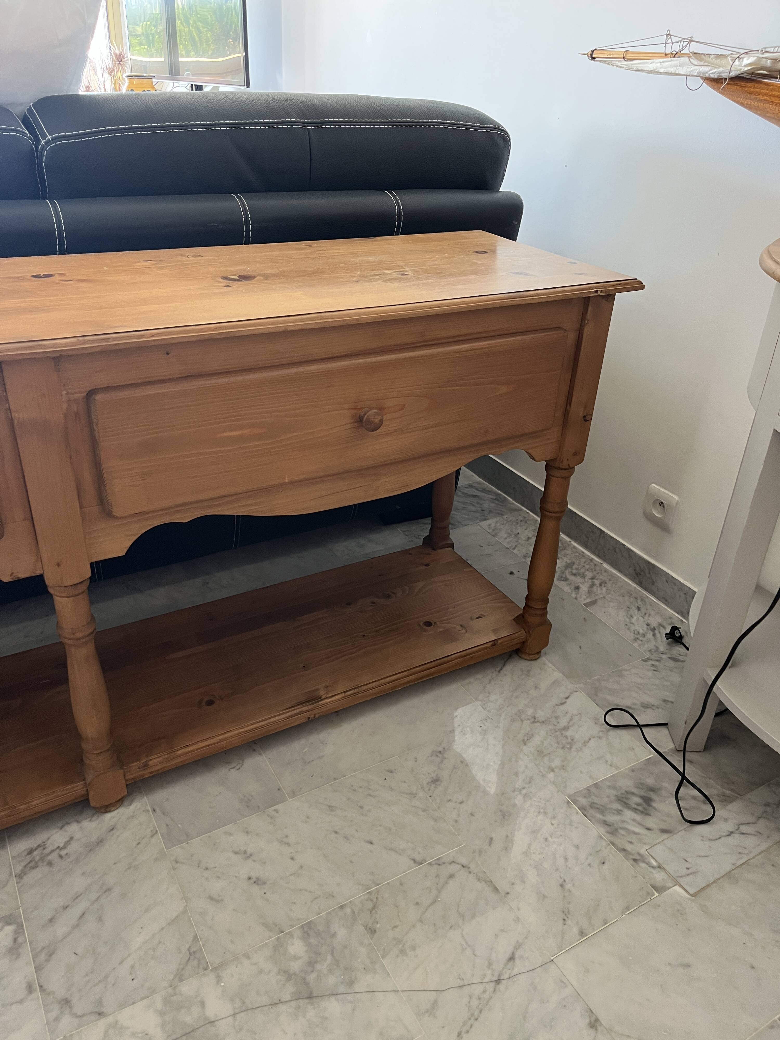 Draper console with 2 drawers
