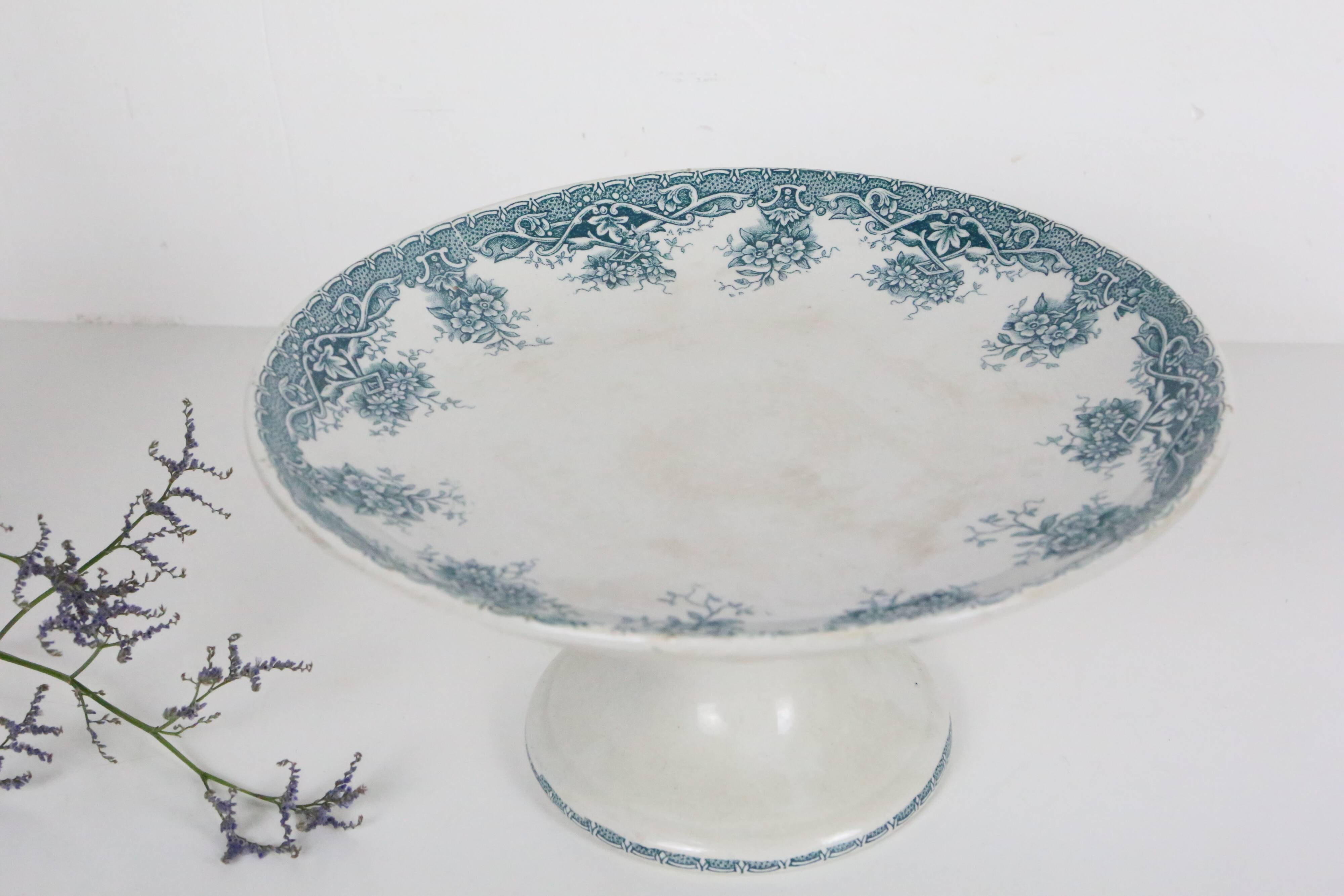 Old ceramic compote bowl, Prima de Saint Amand model, French manufacture, late 19th century