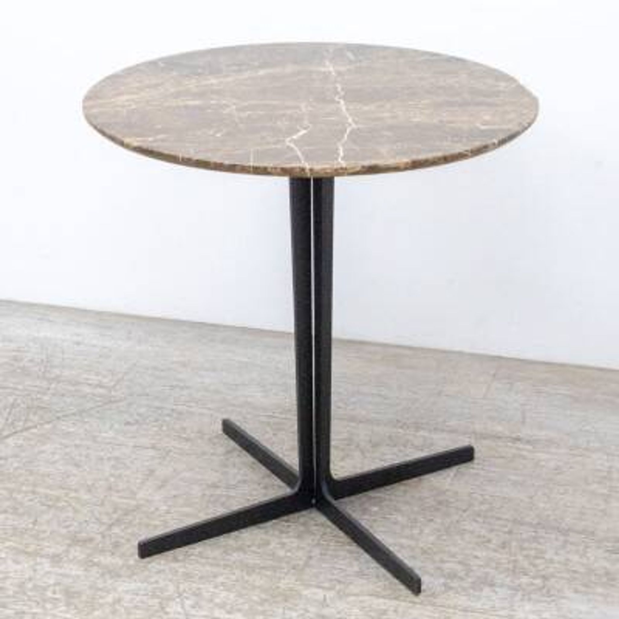 Refurbished round table TACCHINI Split Ø70 brown marble second choice
