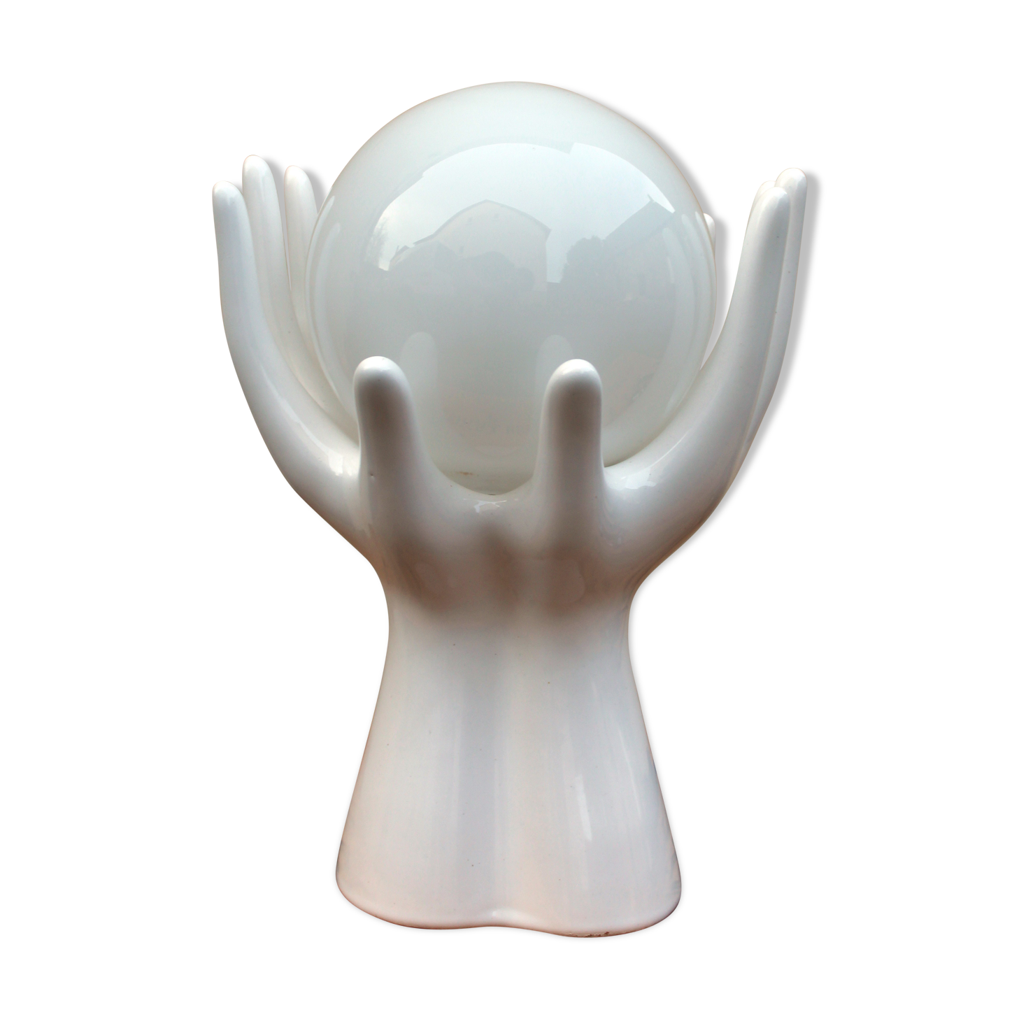 Hand-shaped lamp and opaline globe