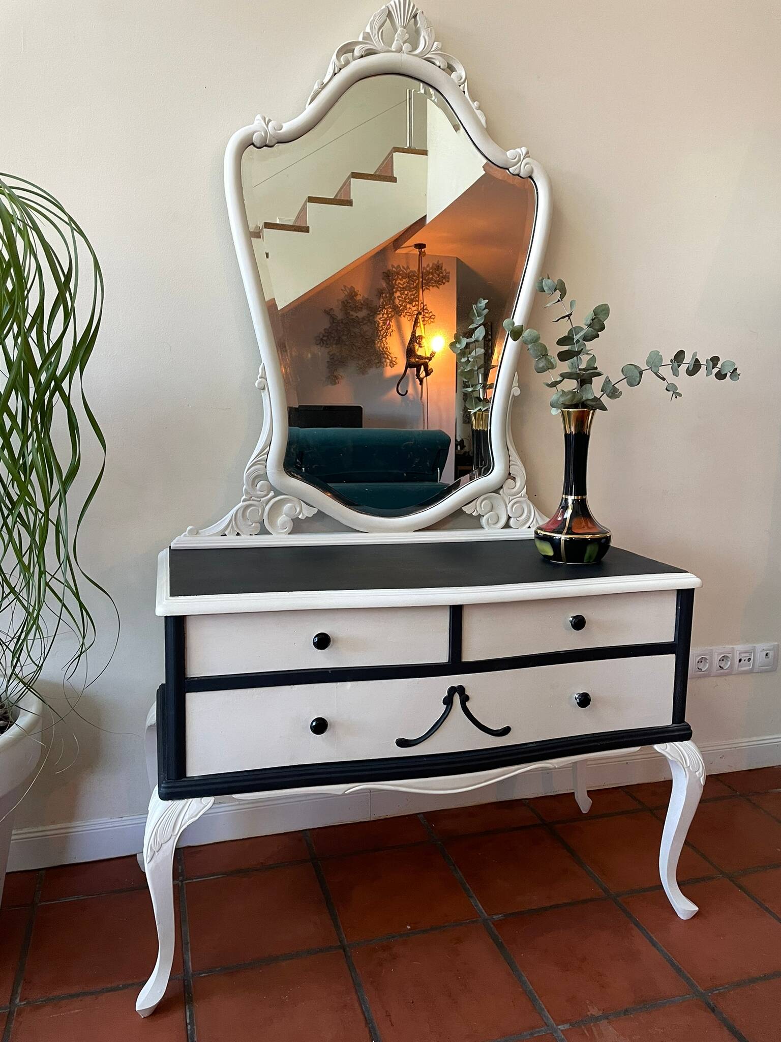 Black Paris Cream Mirror Chest of Drawers