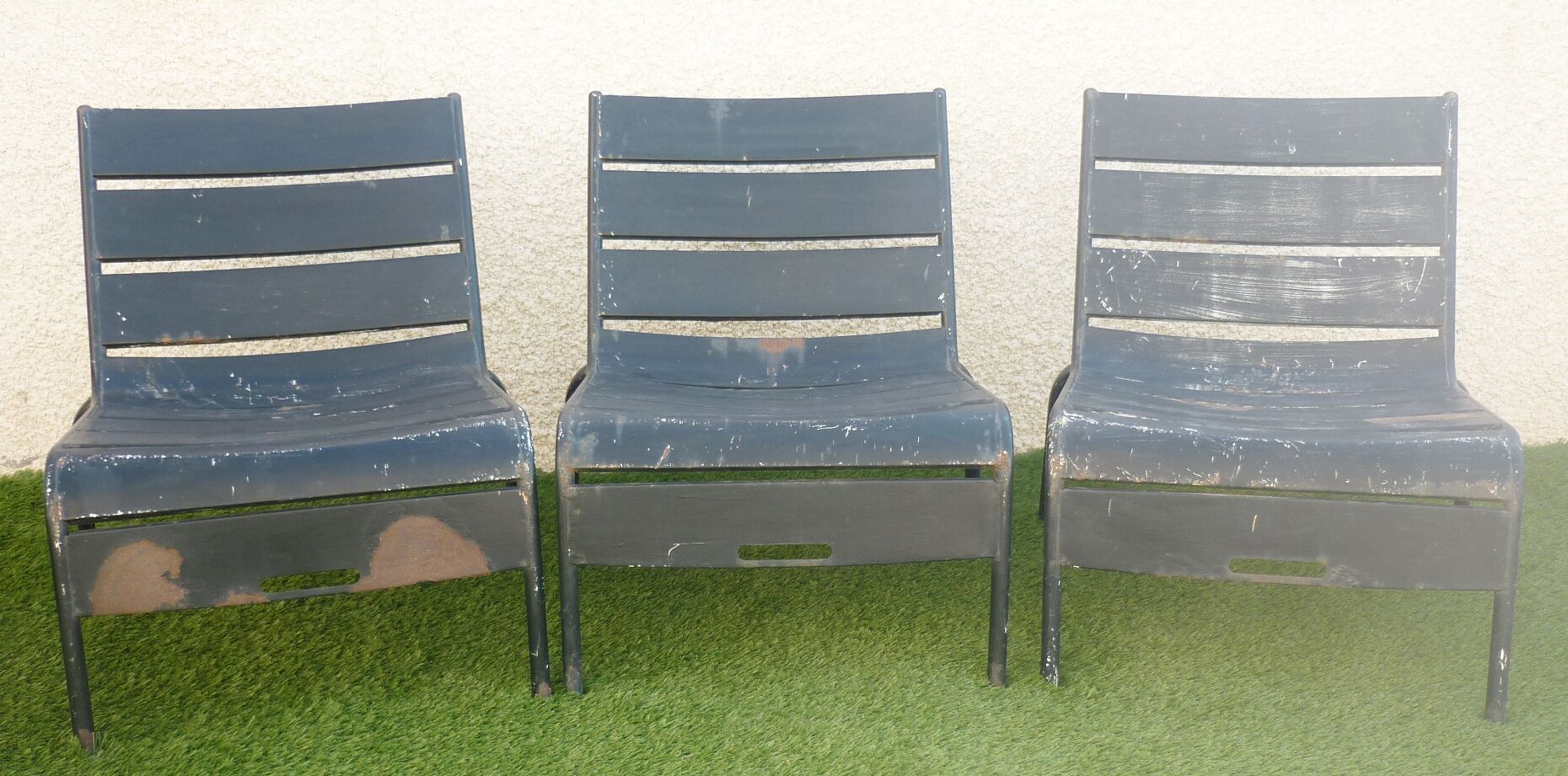 Series of 3 sunbathing
