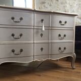Patinated crossbow commode