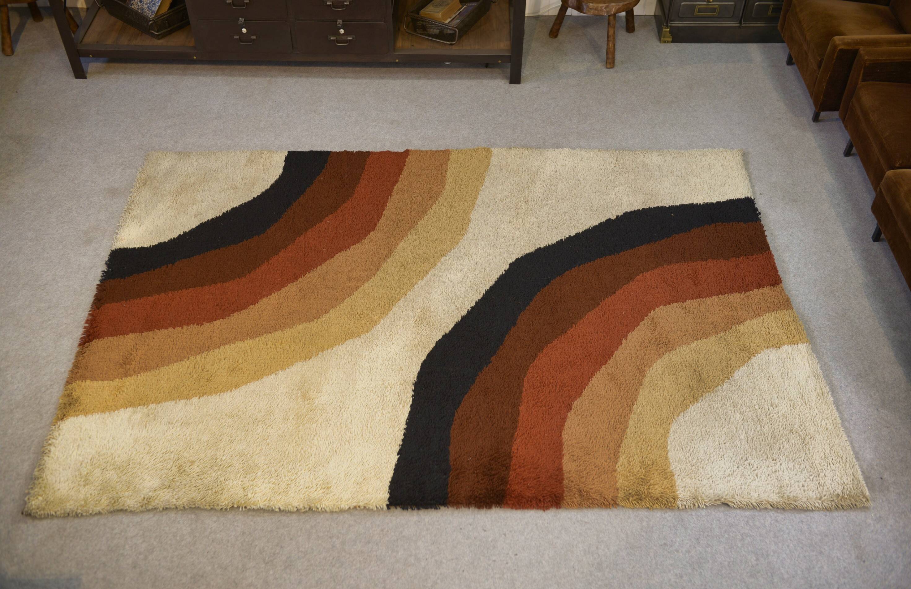 Rug published by Herforder Teppiche, 1970s pop art design.