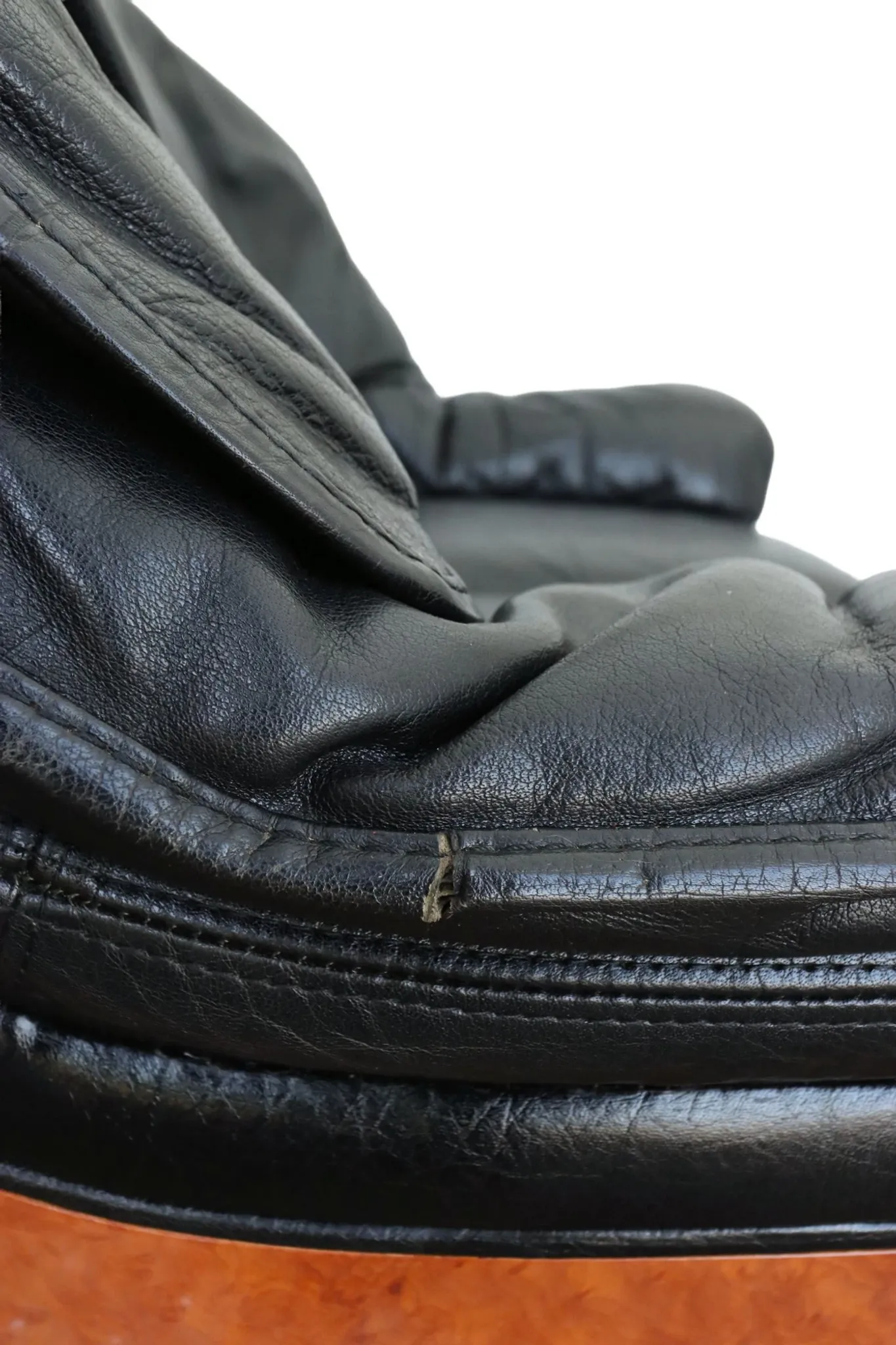Paolo Gucci for Formitalia – two-seater sofa in black leather and burl wood
