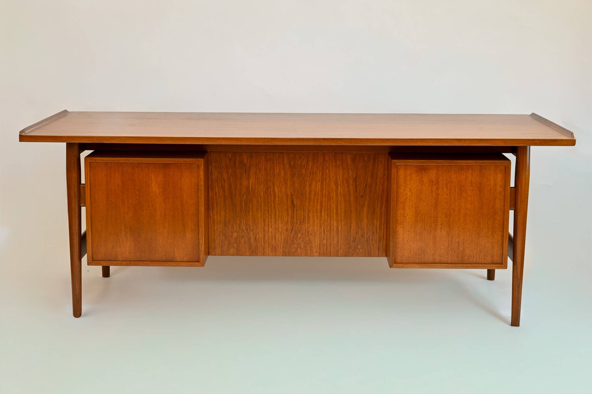 Arne Vodder desk in teak