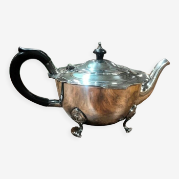 English teapot in silver metal