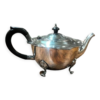 English teapot in silver metal