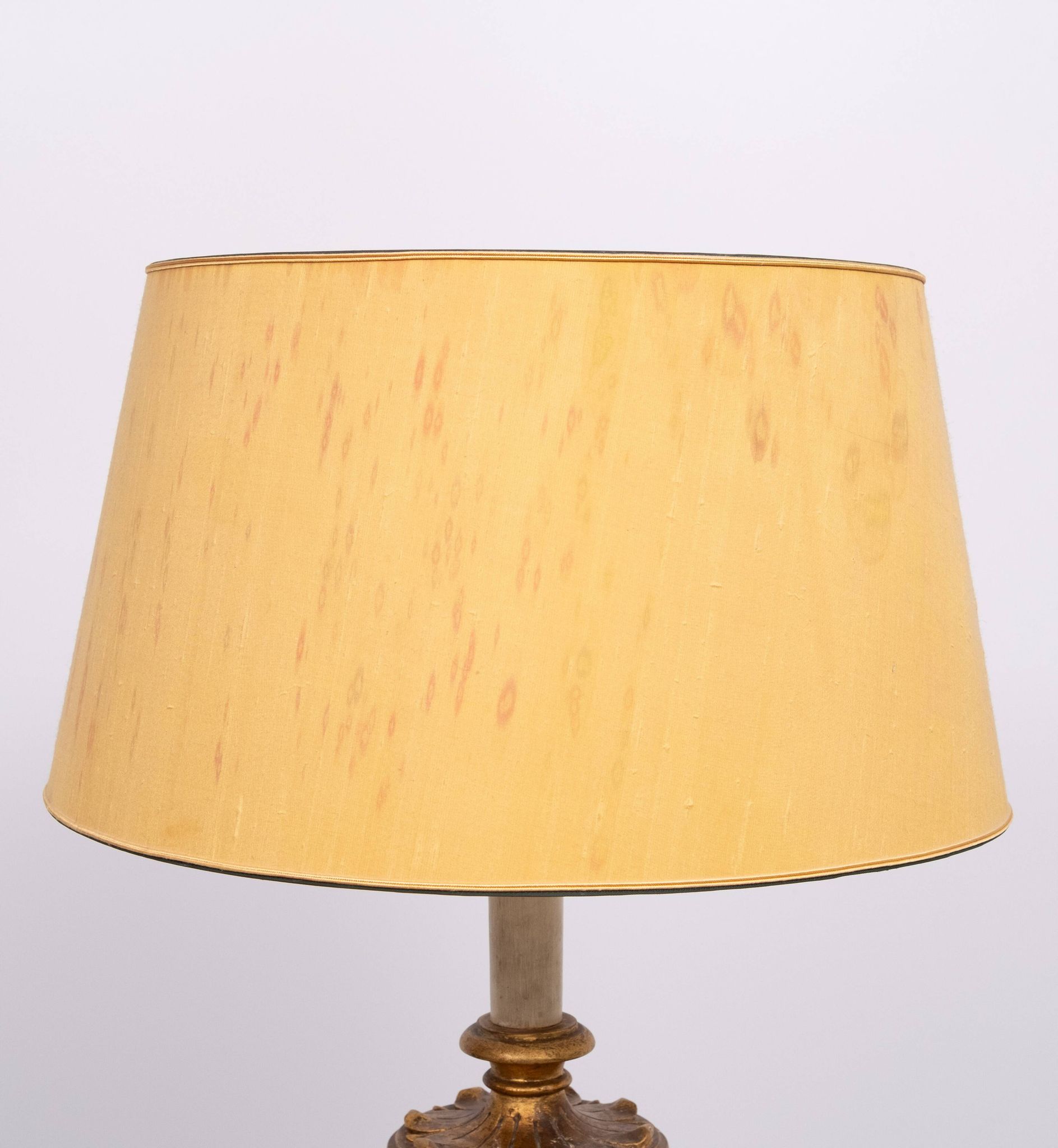 Lampadaire italien rococo en bois doré, années 1950