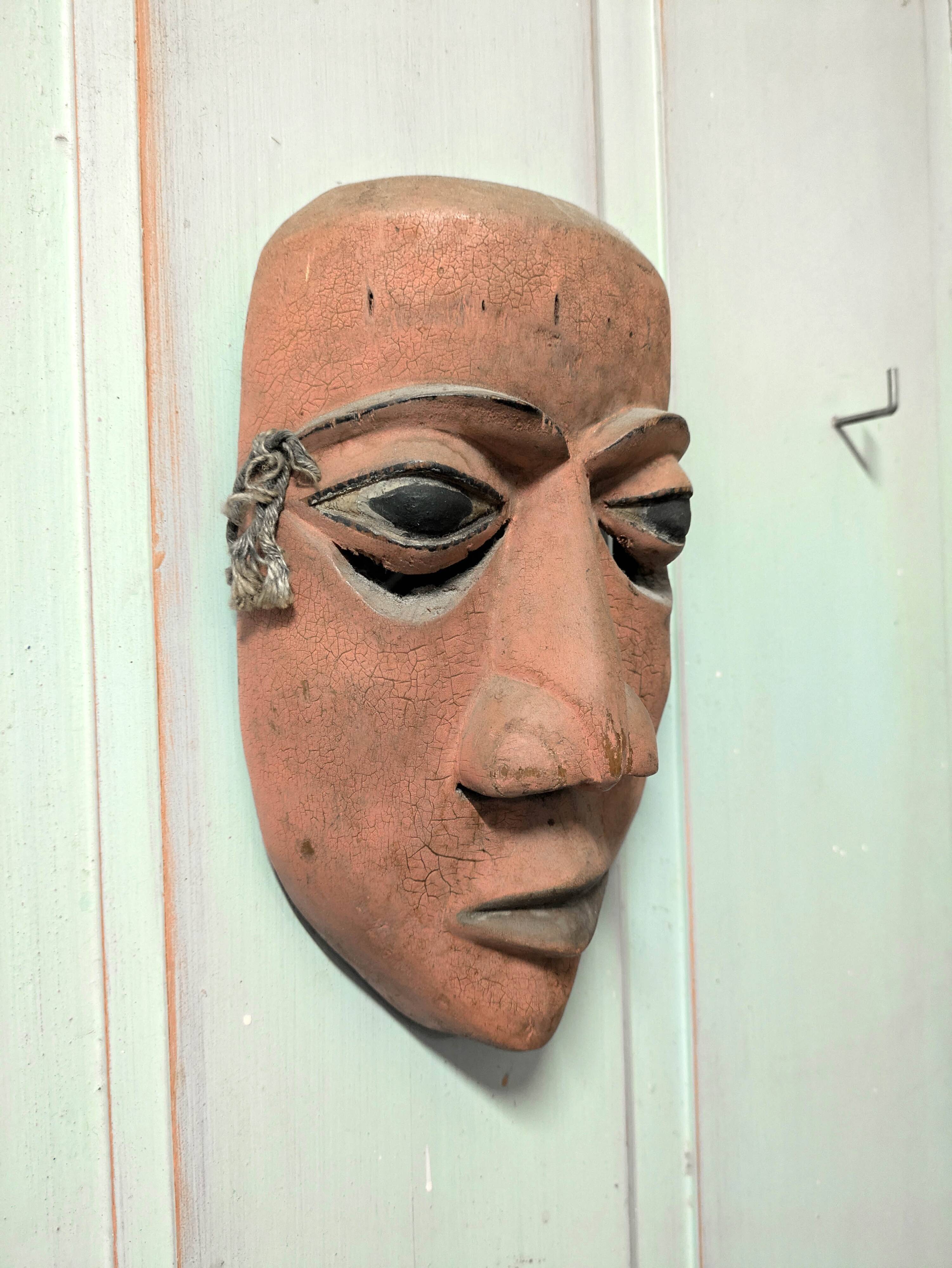 Masque africain vintage en bois H21cm
