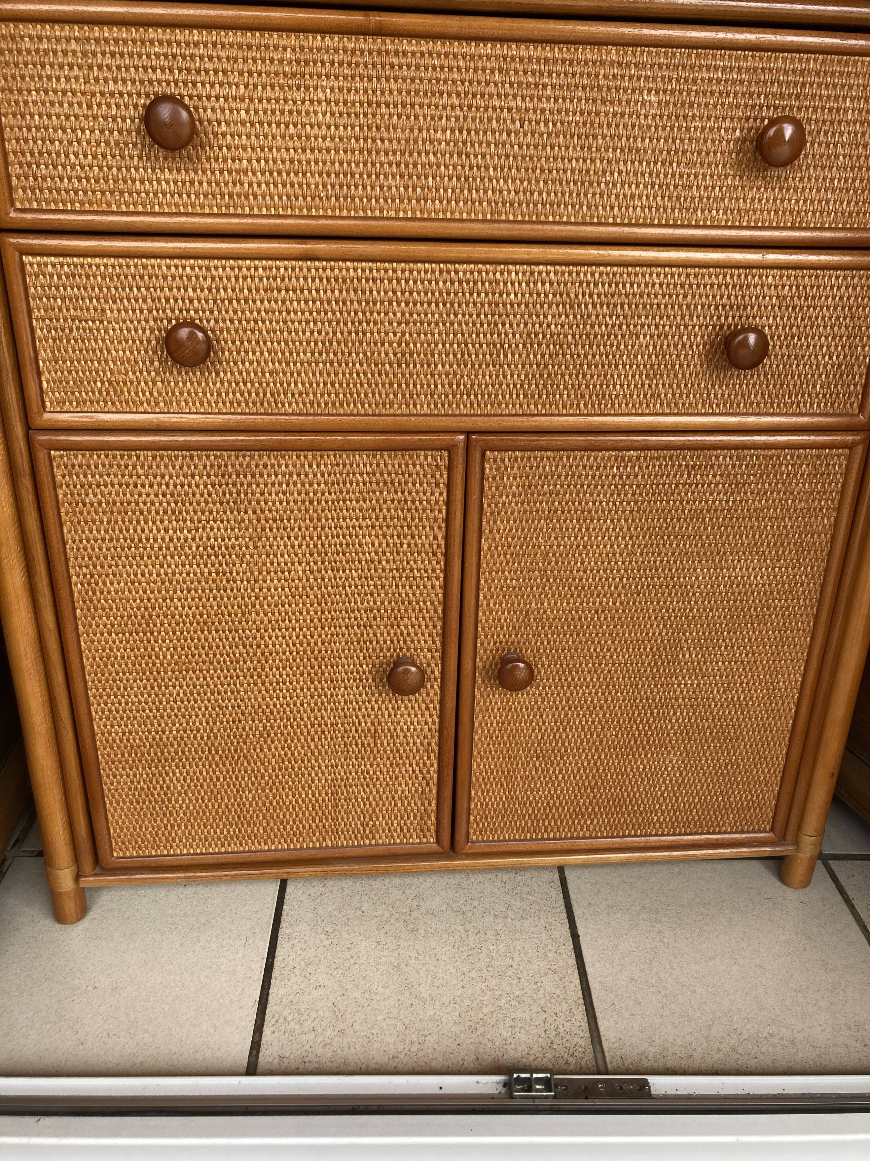 Meuble vaisselier bois et rotin