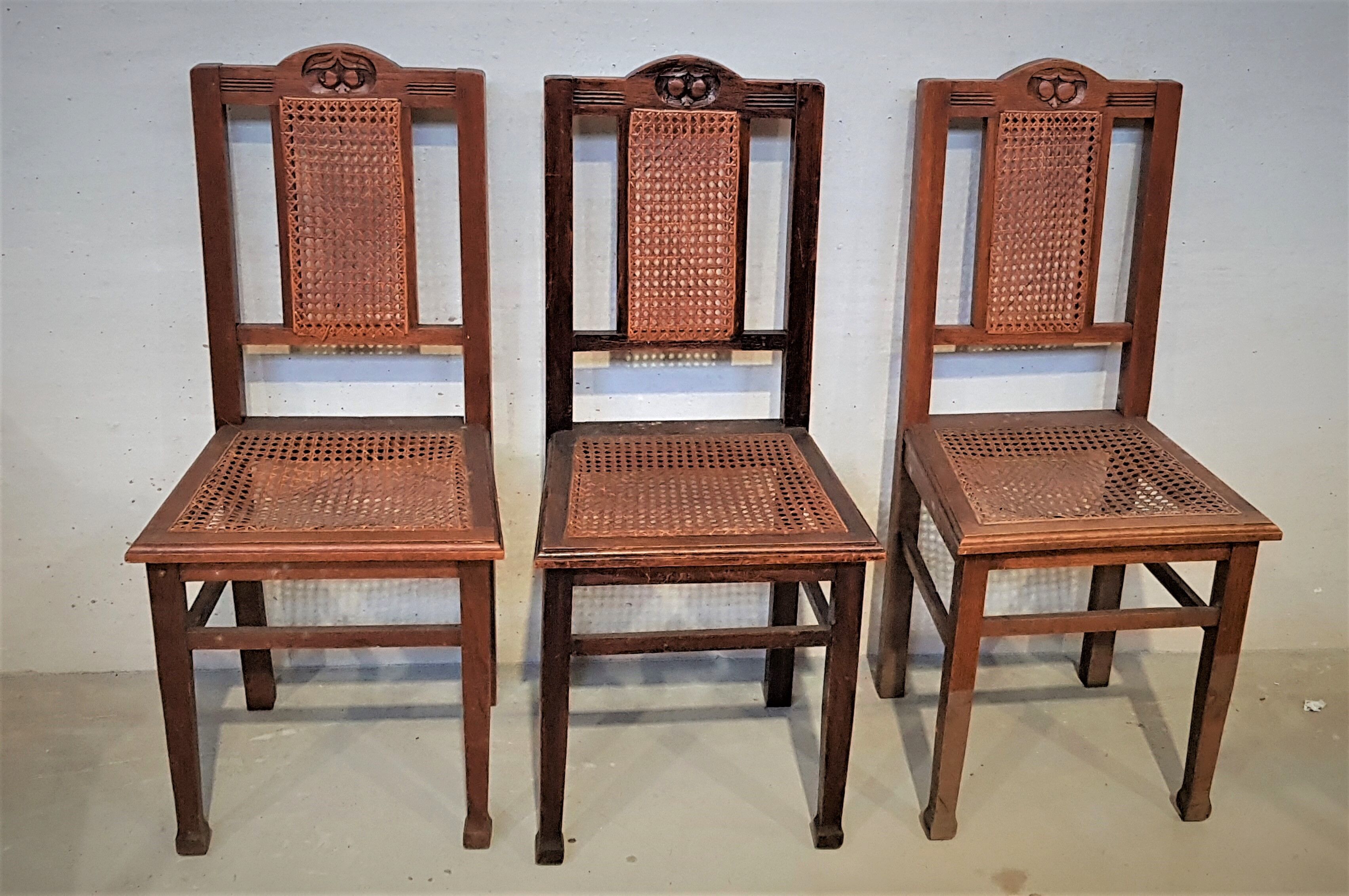 4 old chairs year 50