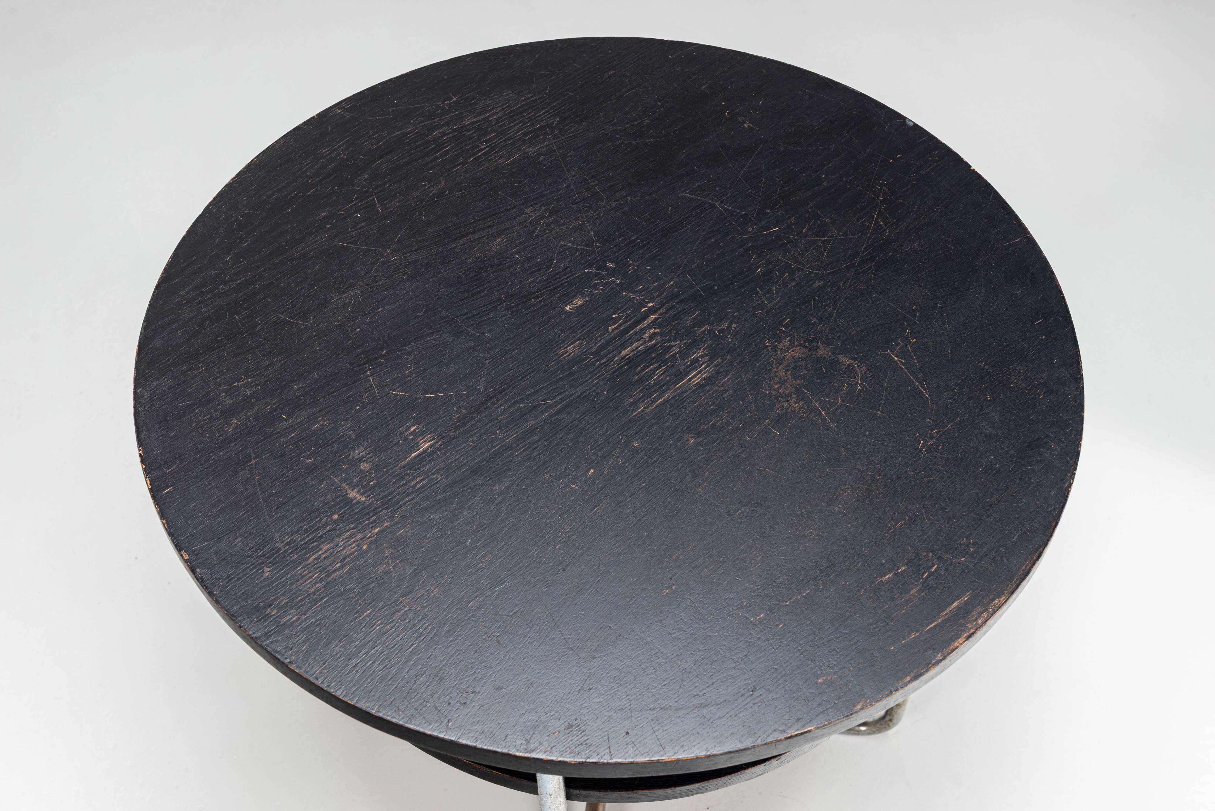 Table basse Thonet avec cadre tubulaire