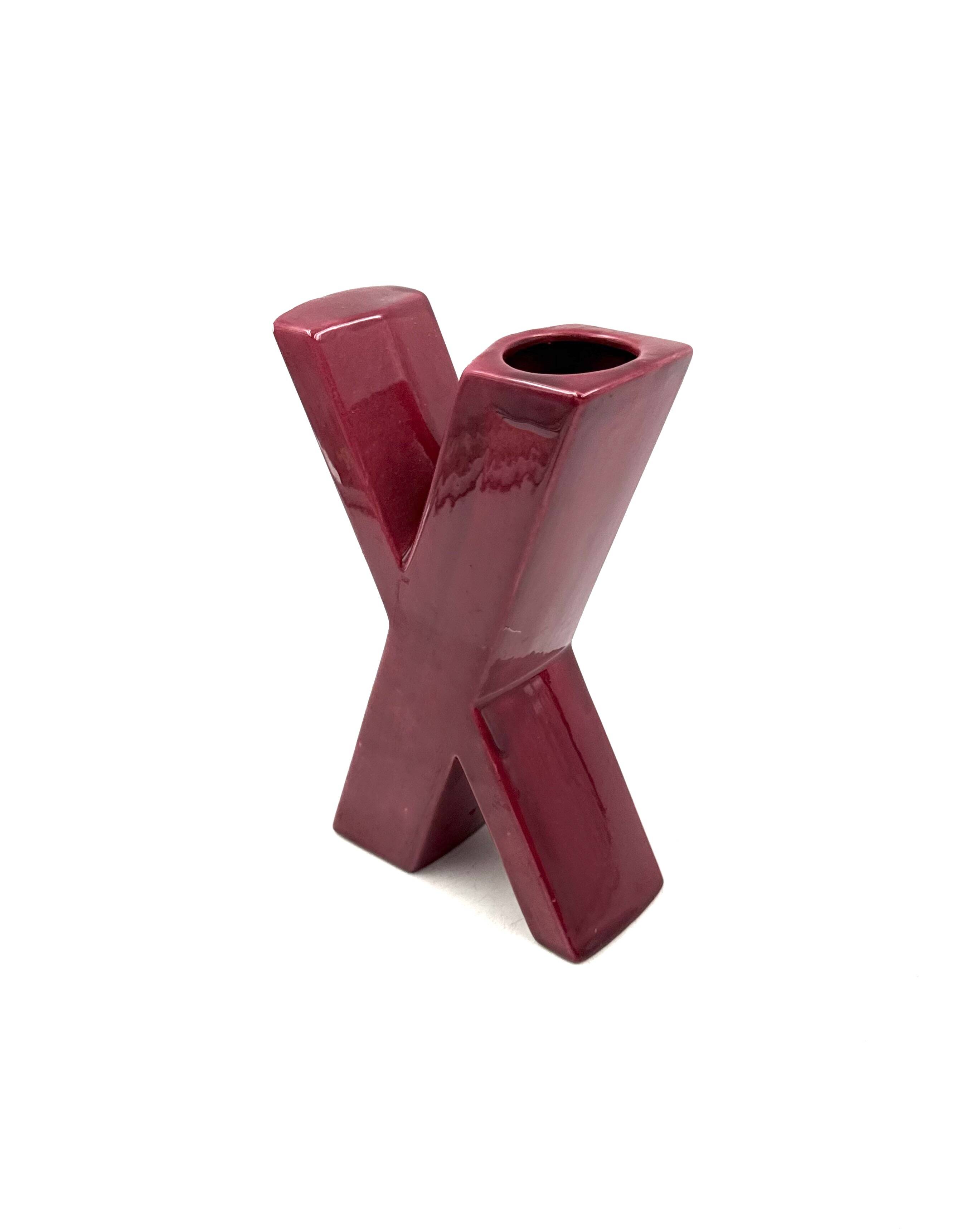 Space age red X letter shaped solifleur vase, Marcel Radureau France 1970