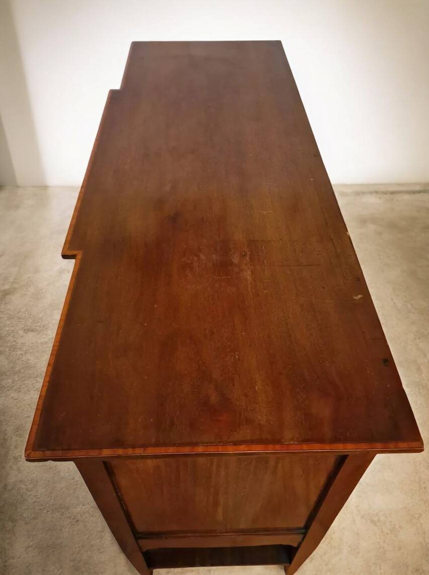 Buffet anglais vitré en acajou