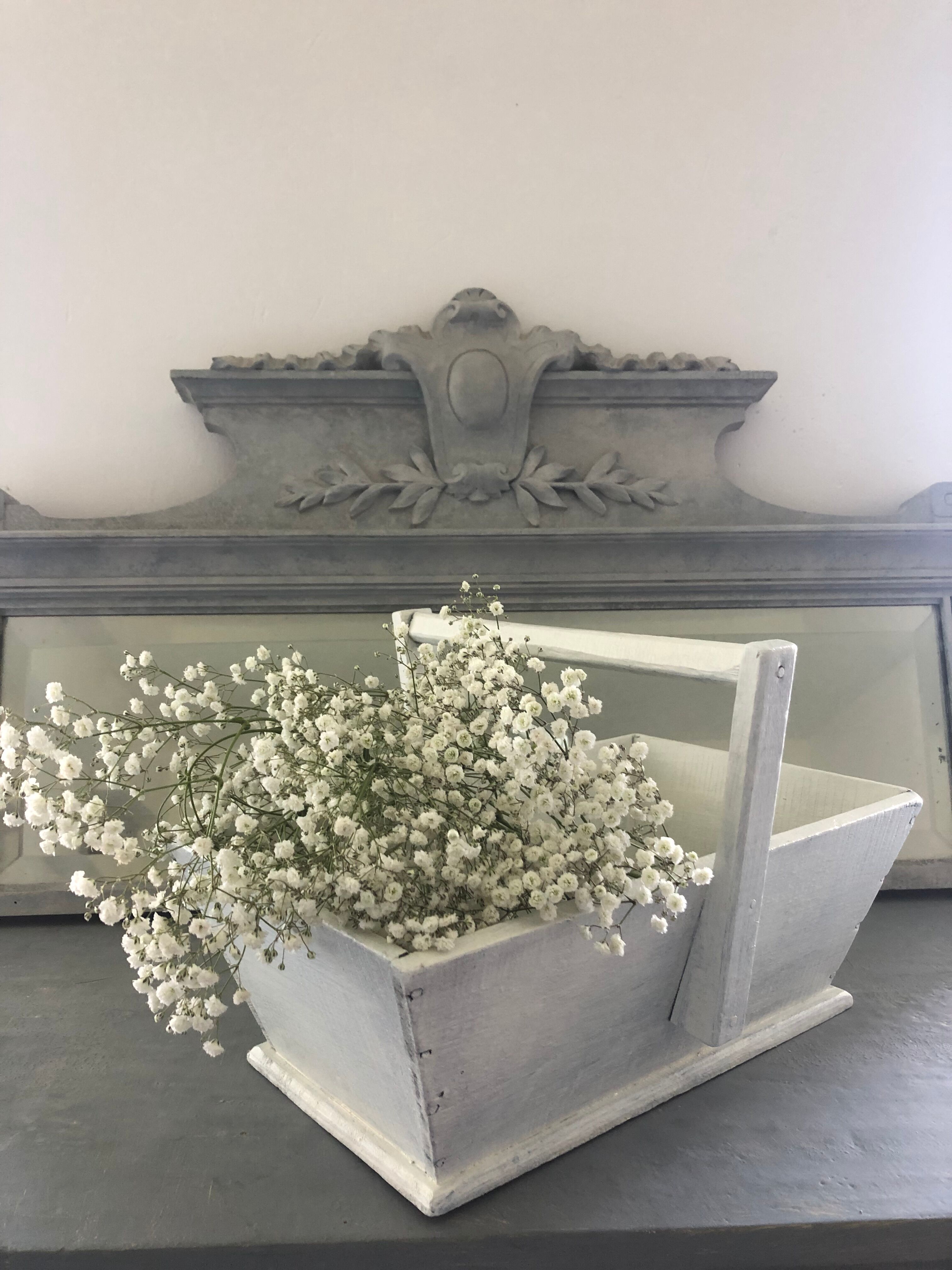 Winegrower's basket, garden or interior decoration