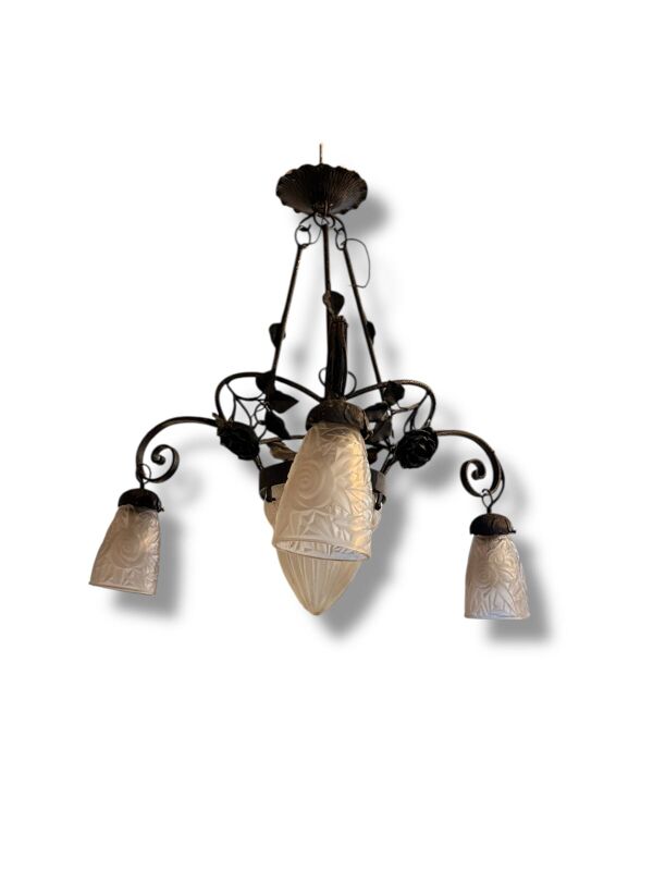 Lustre Art Déco en fer forgé et verre dépoli