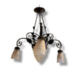 Lustre Art Déco en fer forgé et verre dépoli
