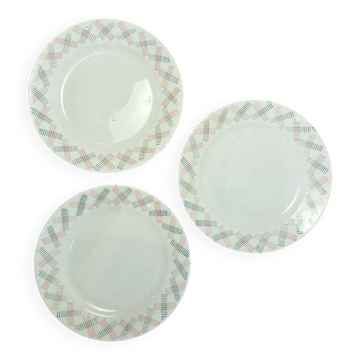 Lot d'assiettes en porcelaine