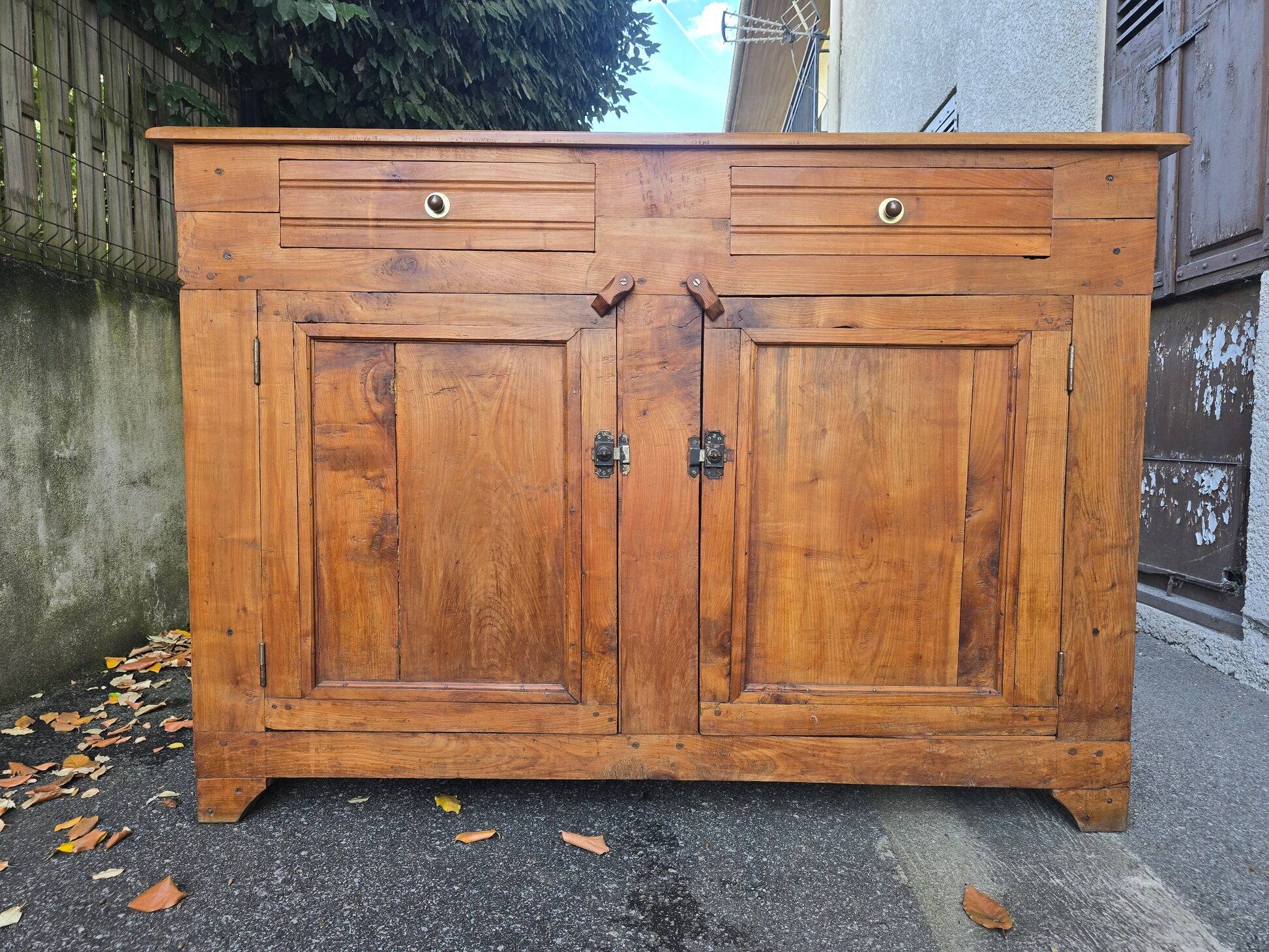 Old farmhouse sideboard in solid cherry – rustic country style
